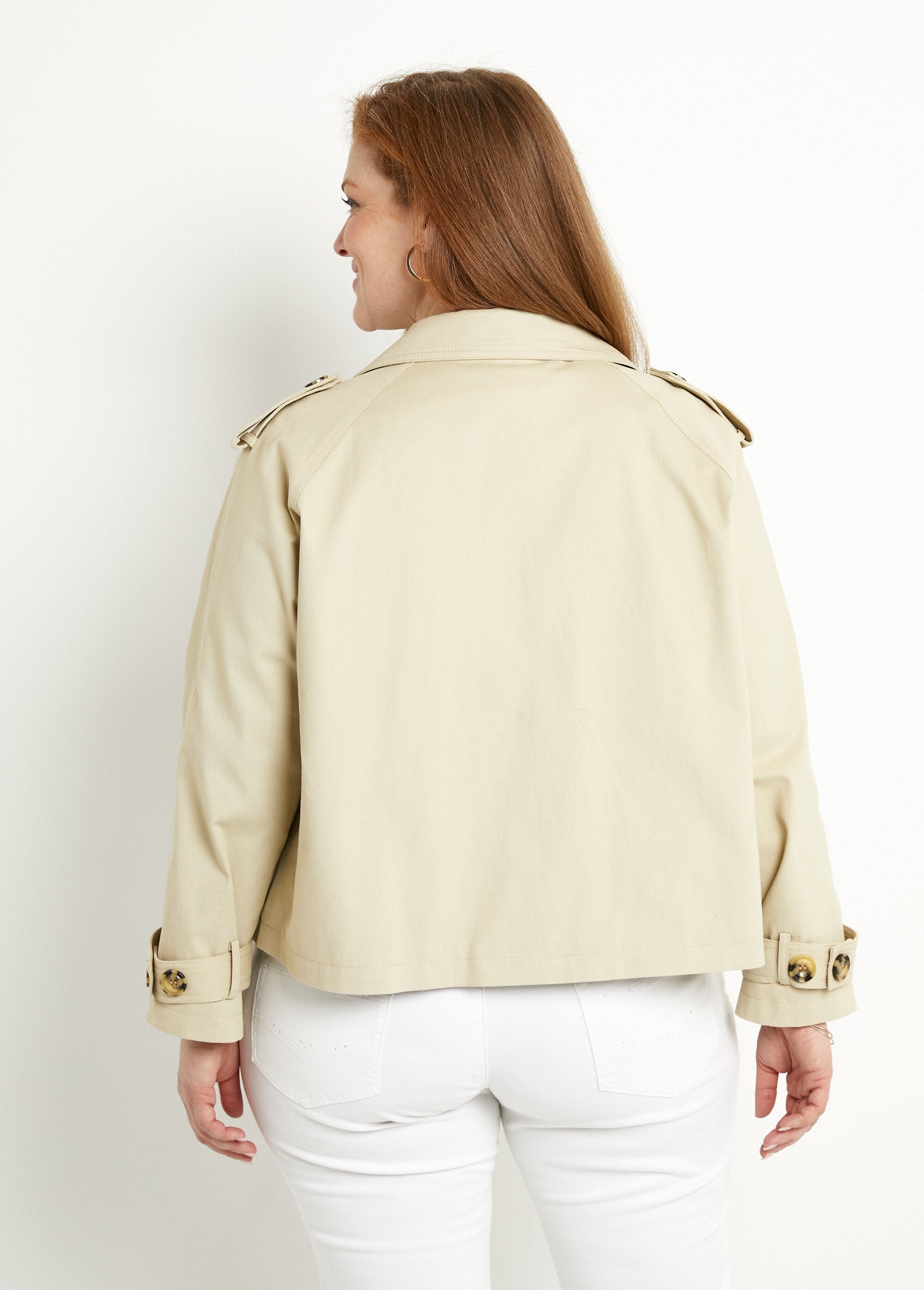 Trench_corto_doppiopetto_in_cotone_Beige_DO1_curvy