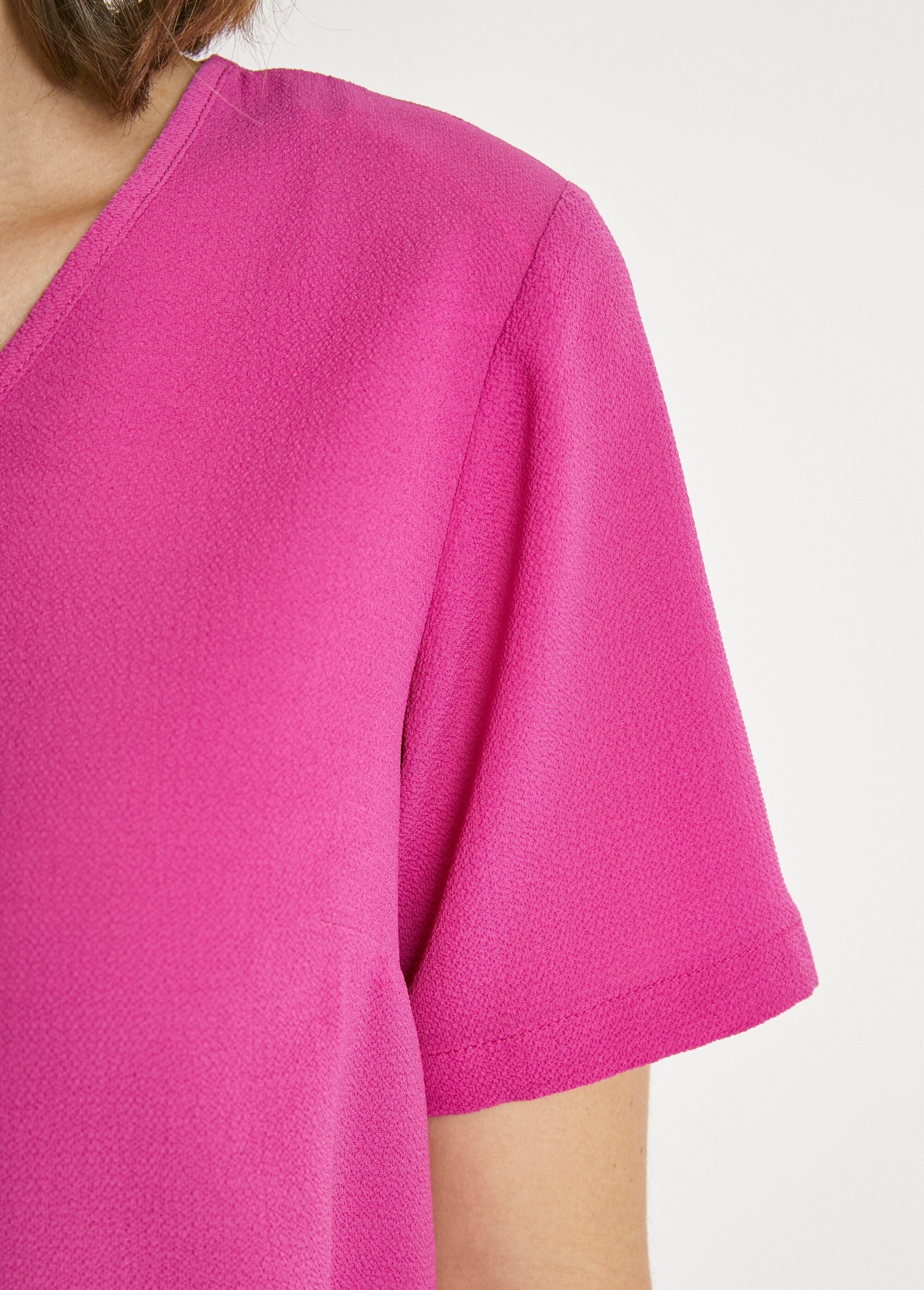 Tunica_aderente_di_media_lunghezza_in_tessuto_crepe_Uni_fuchsia_DE2_slim