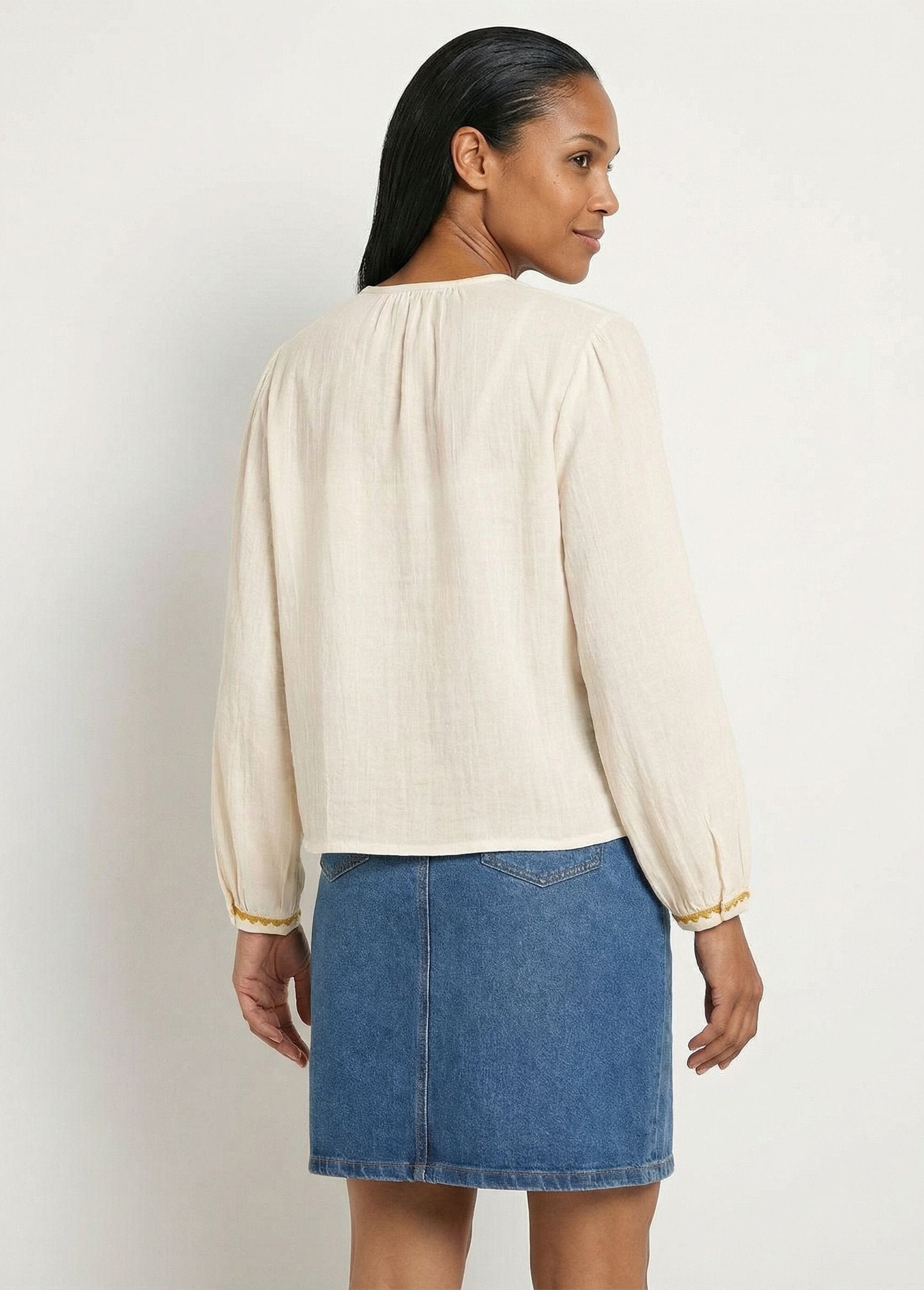 Tunica_ricamata_in_garza_di_cotone_con_bottoni_larghi_Blanc_DO1_slim