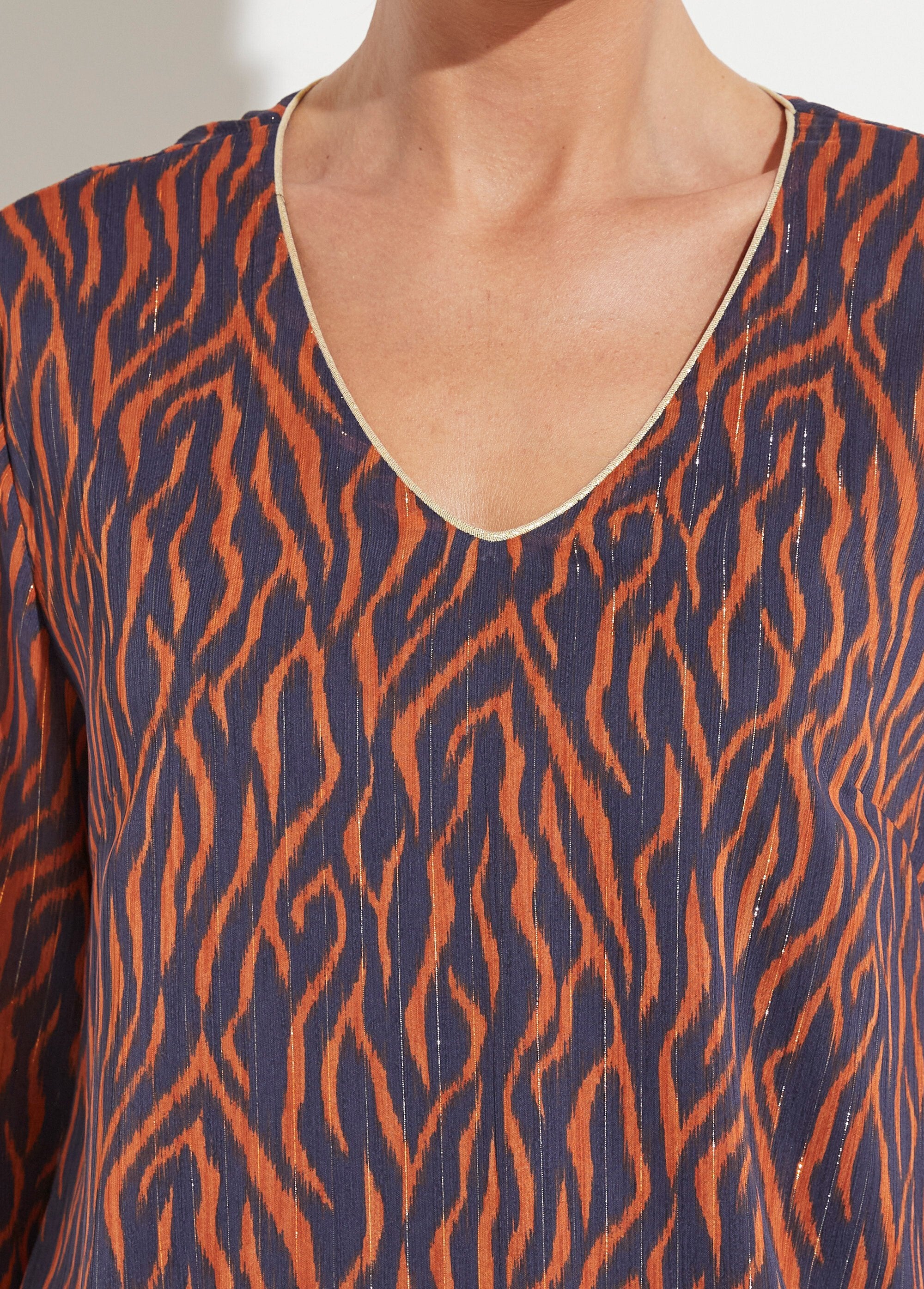 Tunica_in_voile_stampato_con_scollo_a_V_e_fodera_interna_Imprime_marine_DE1_slim