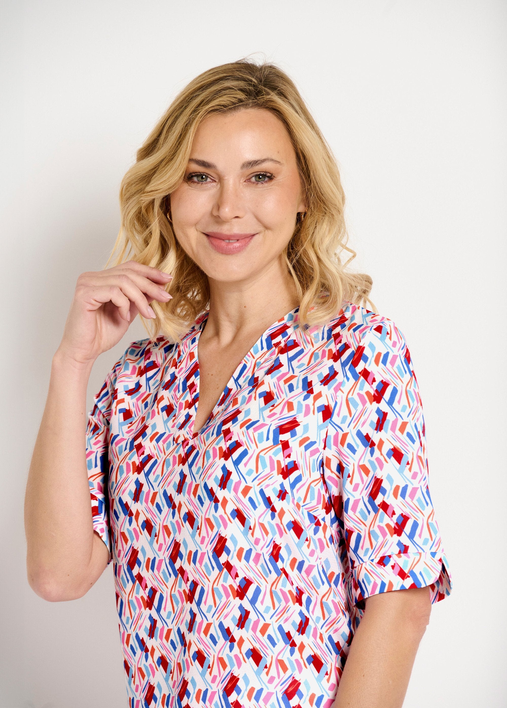 Tunica_stampata_a_maniche_corte_con_scollo_a_V_Bleu_et_rose_DE1_slim