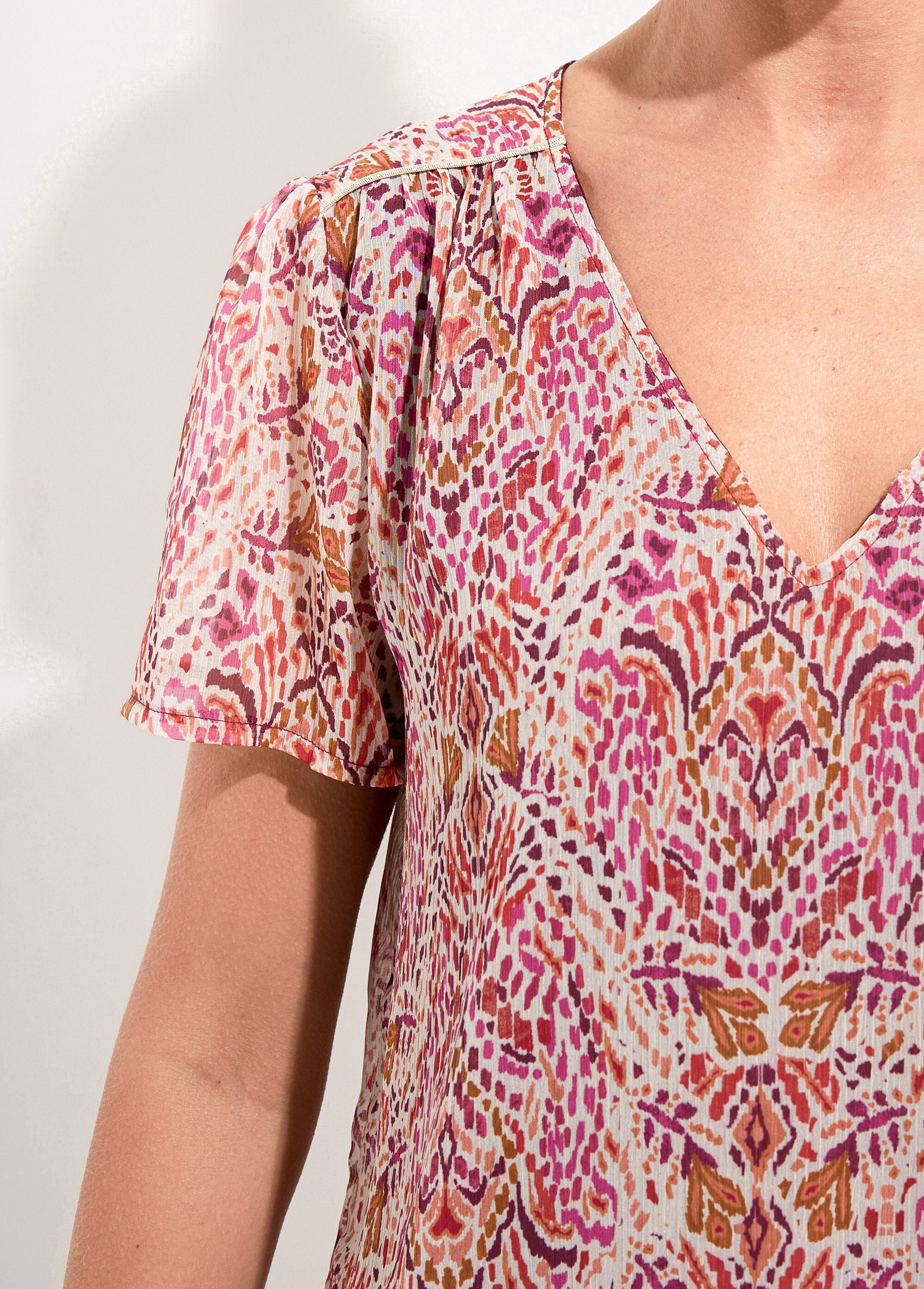 Tunique_col_V_longue_en_voile_imprimé_Rose_et_blanc_DE1_slim