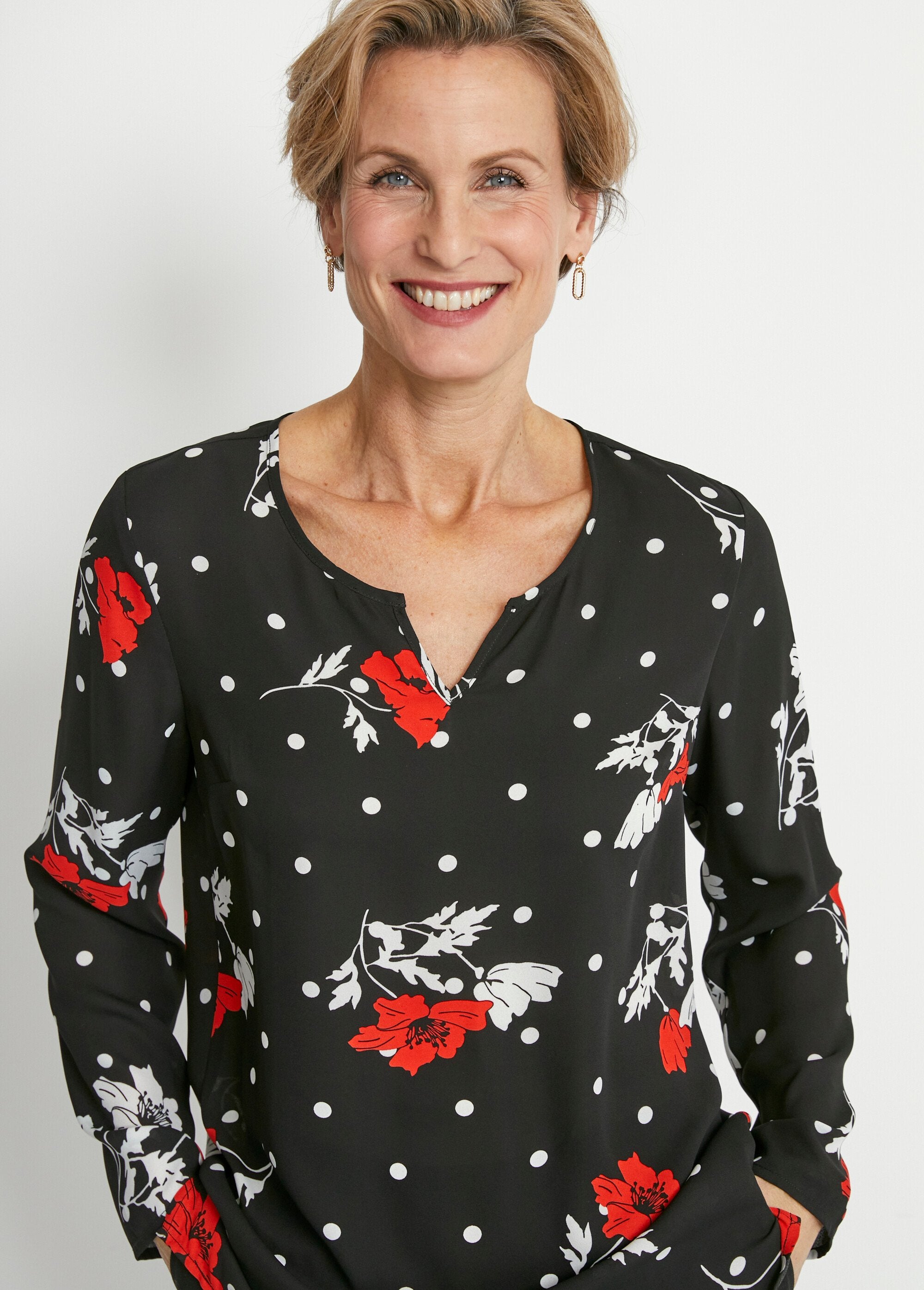 Tunica_corta_a_fiori_Sfondo_nero_DE1_slim