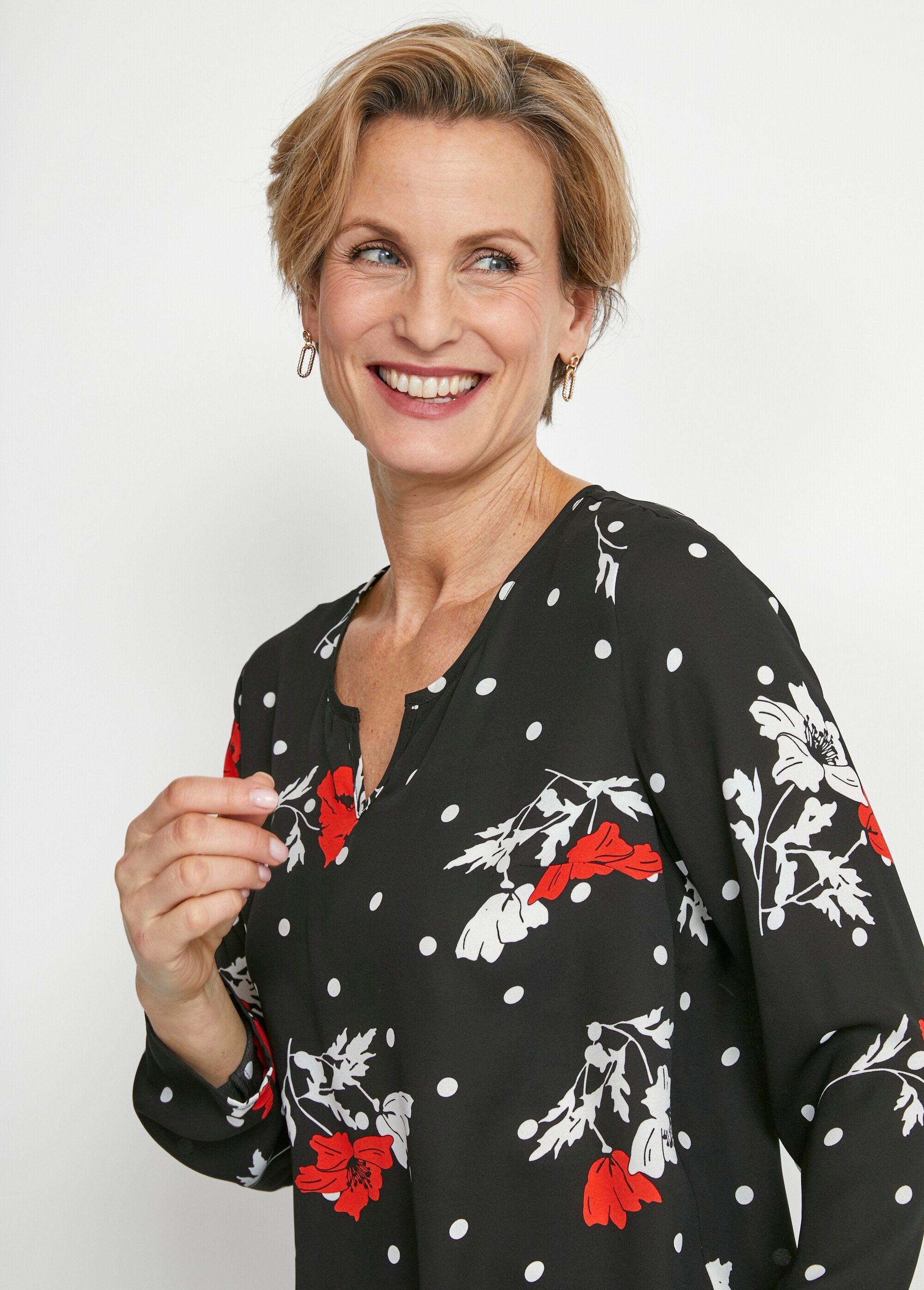 Tunica_corta_a_fiori_Sfondo_nero_DE2_slim