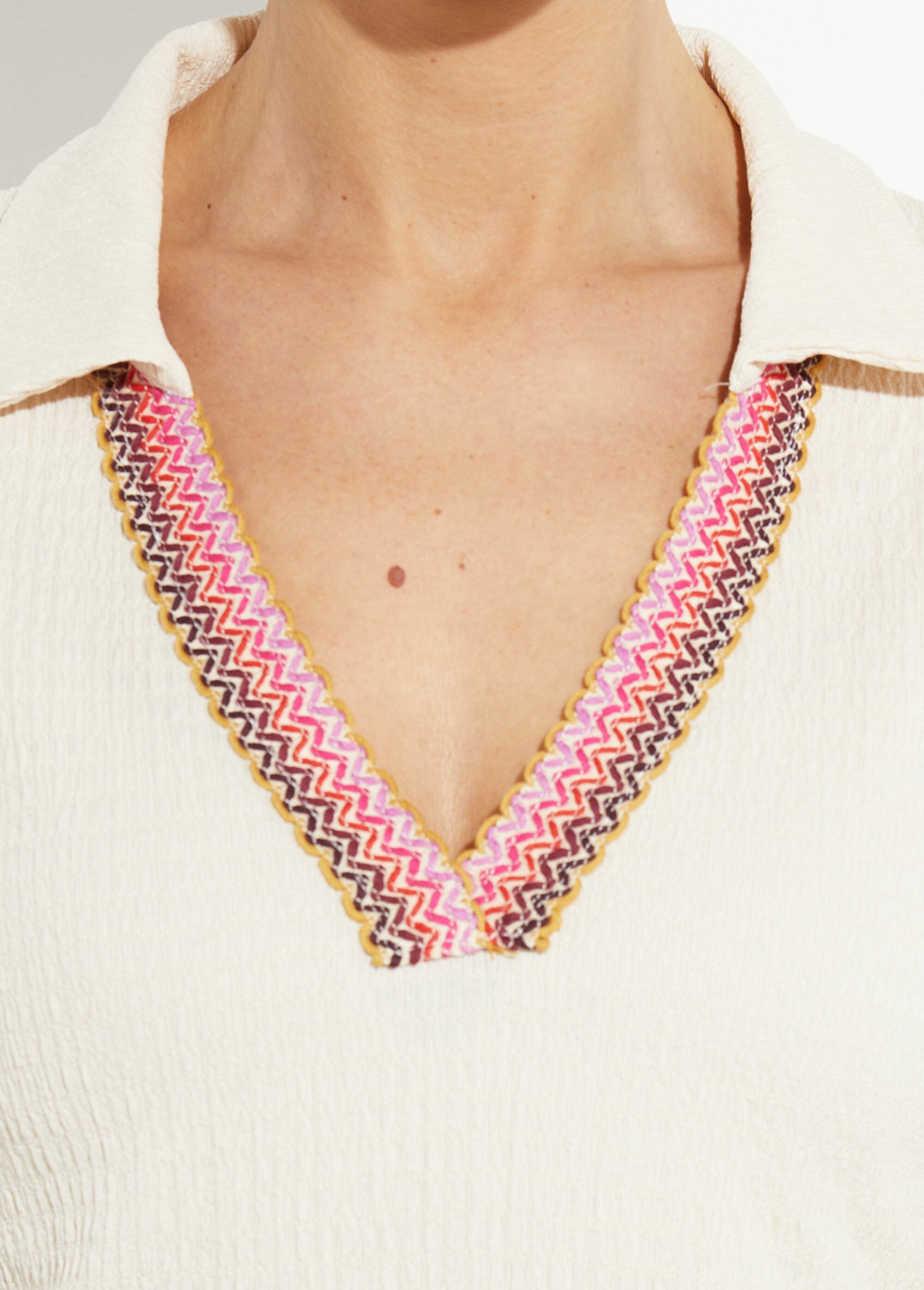 Tunica_con_scollo_a_V_in_rilievo_Beige_DE1_slim