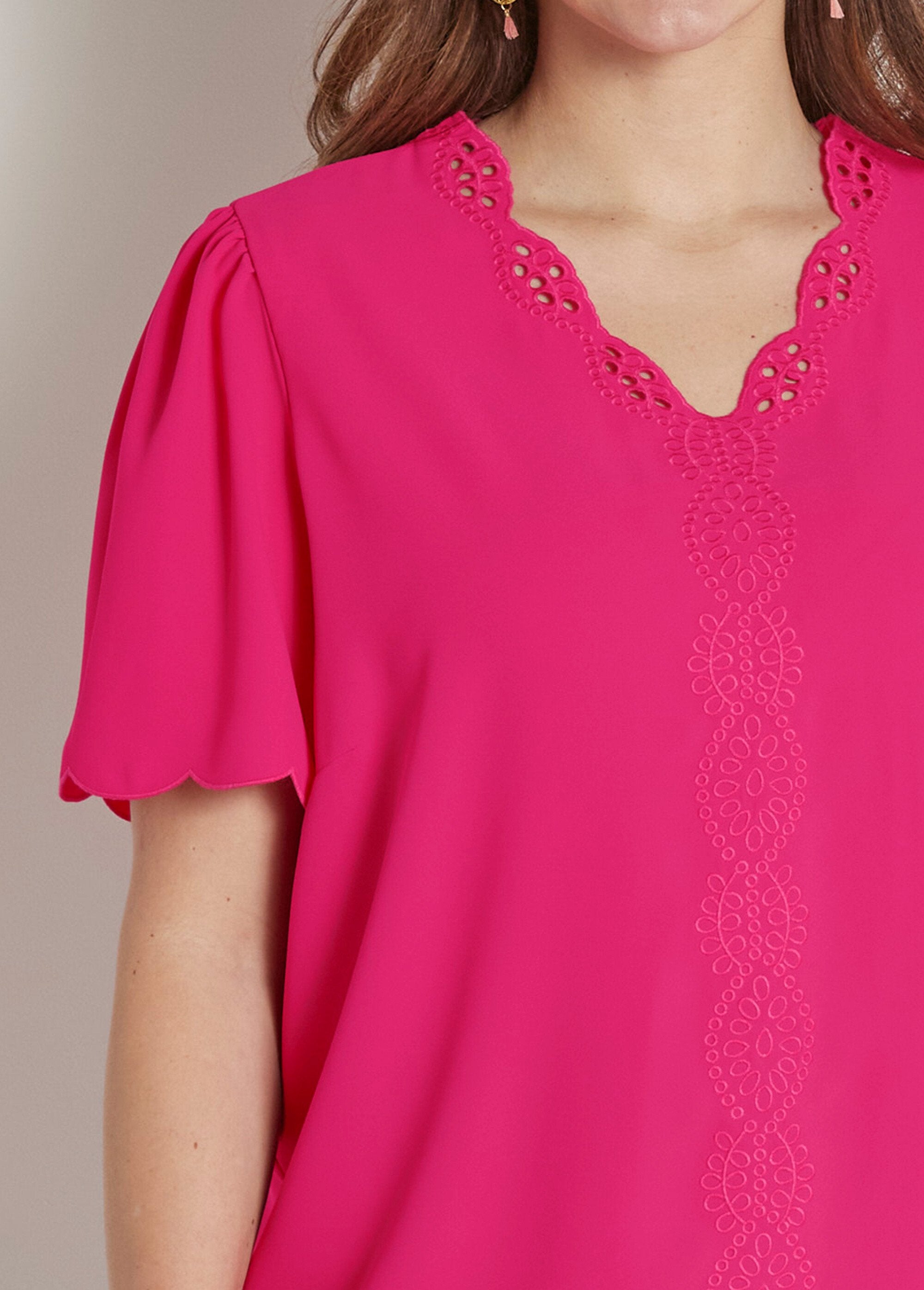 Tunica_lunga_ricamata_con_maniche_corte_tinta_unita_Fuchsia_DE1_curvy