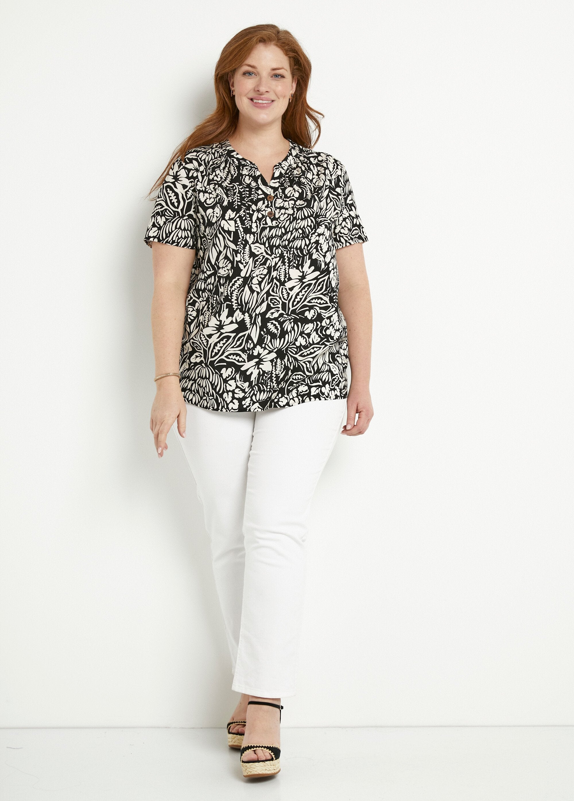 Tunica_lunga_svasata_floreale_o_semplice_Noir_et_ecru_SF1_curvy