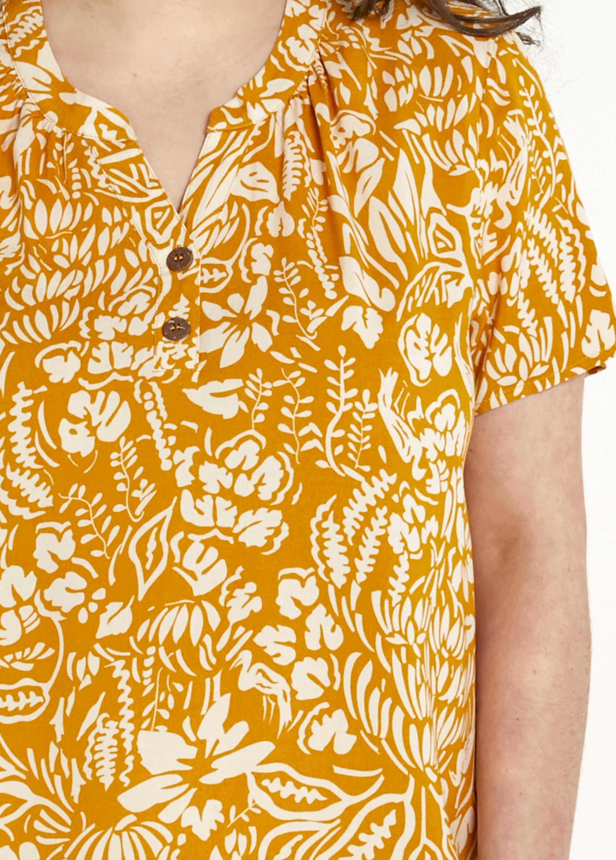 Tunica_lunga_svasata_floreale_o_semplice_Jaune_et_ecru_DE1_curvy