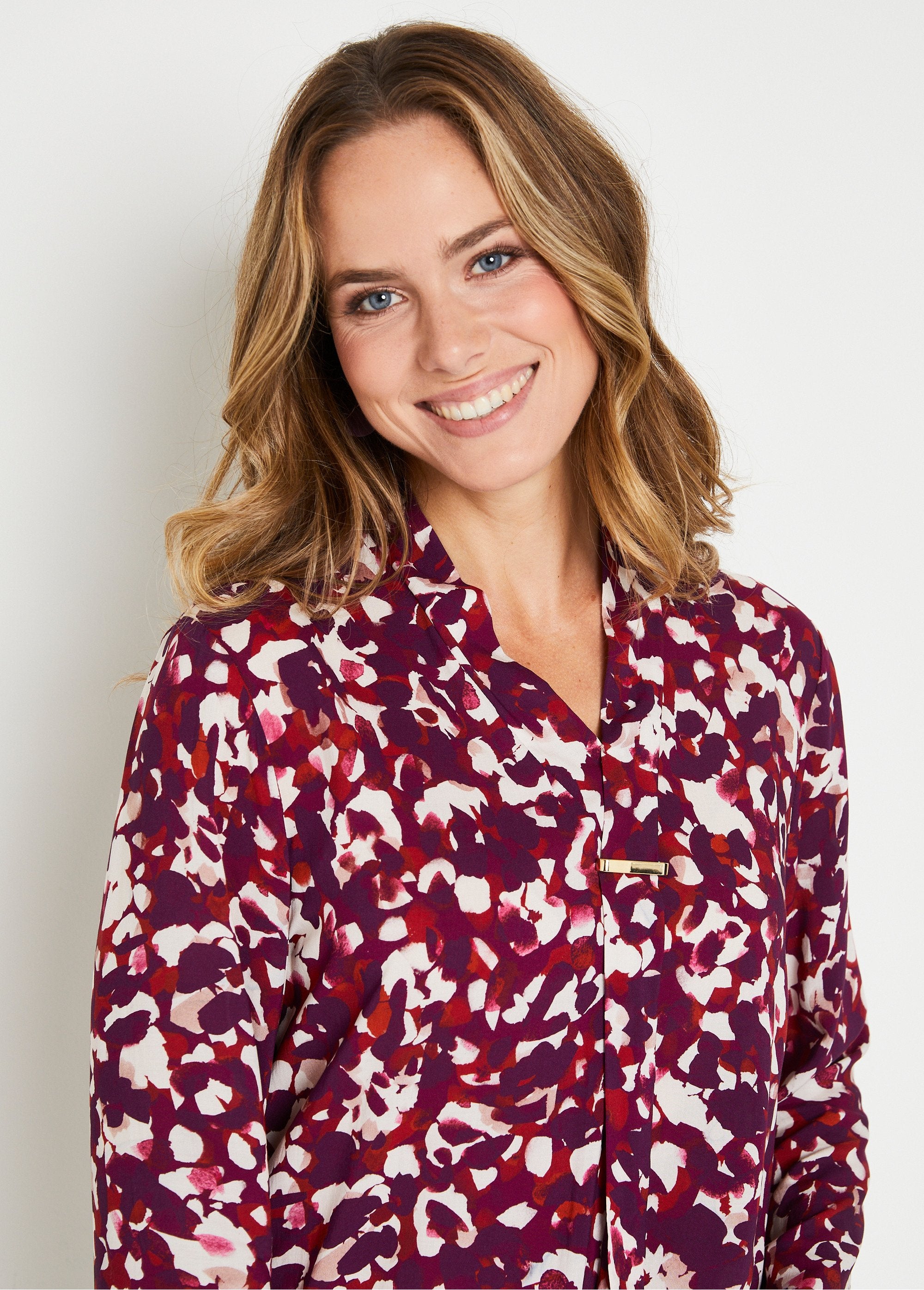 Tunica_lunga_con_scollo_a_V_e_stampa_a_cravatta_Fuchsia_et_rouge_DE3_slim