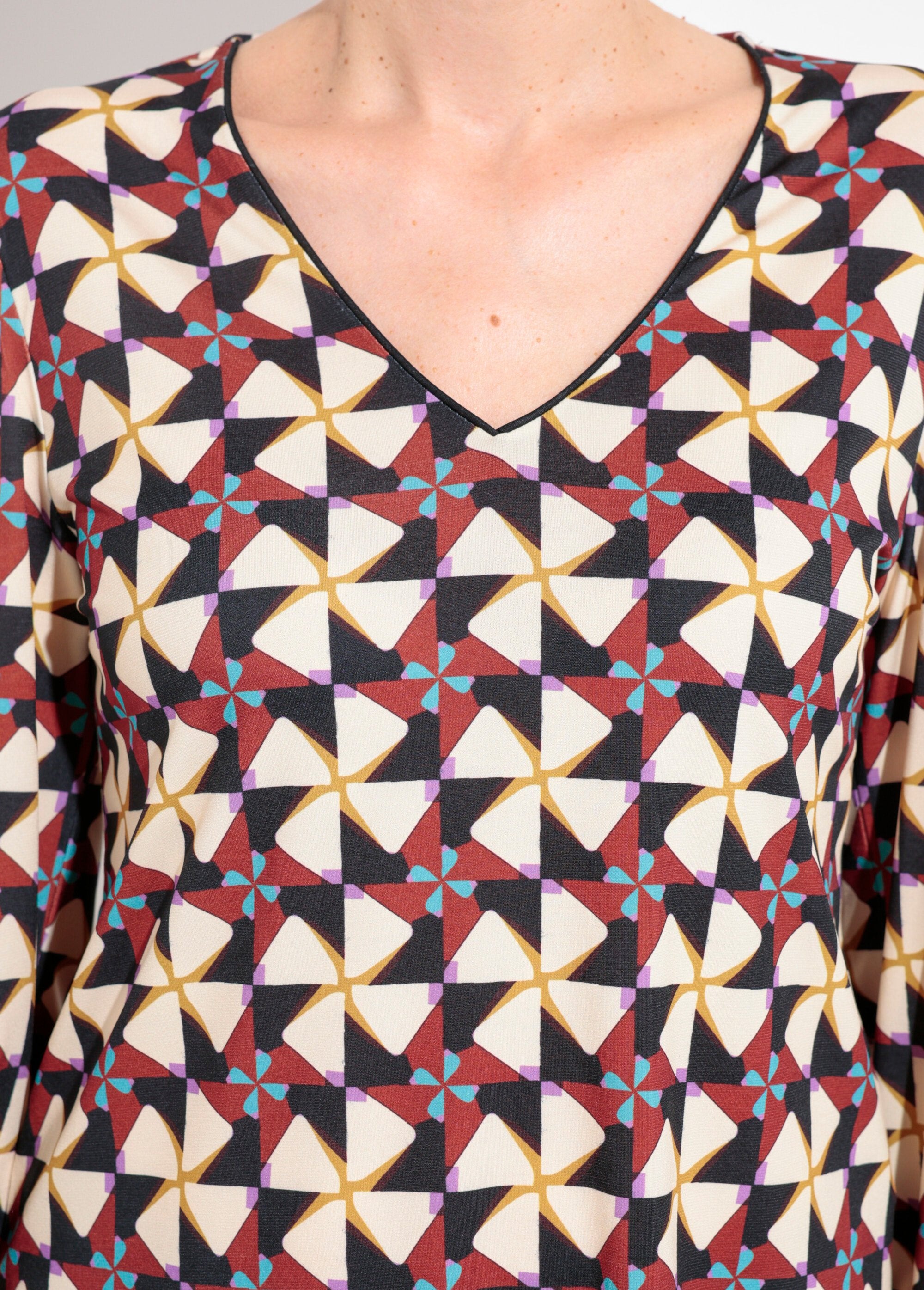 Tunica_a_maniche_lunghe_con_polsini_stringati_Ecru_et_marron_DE1_slim