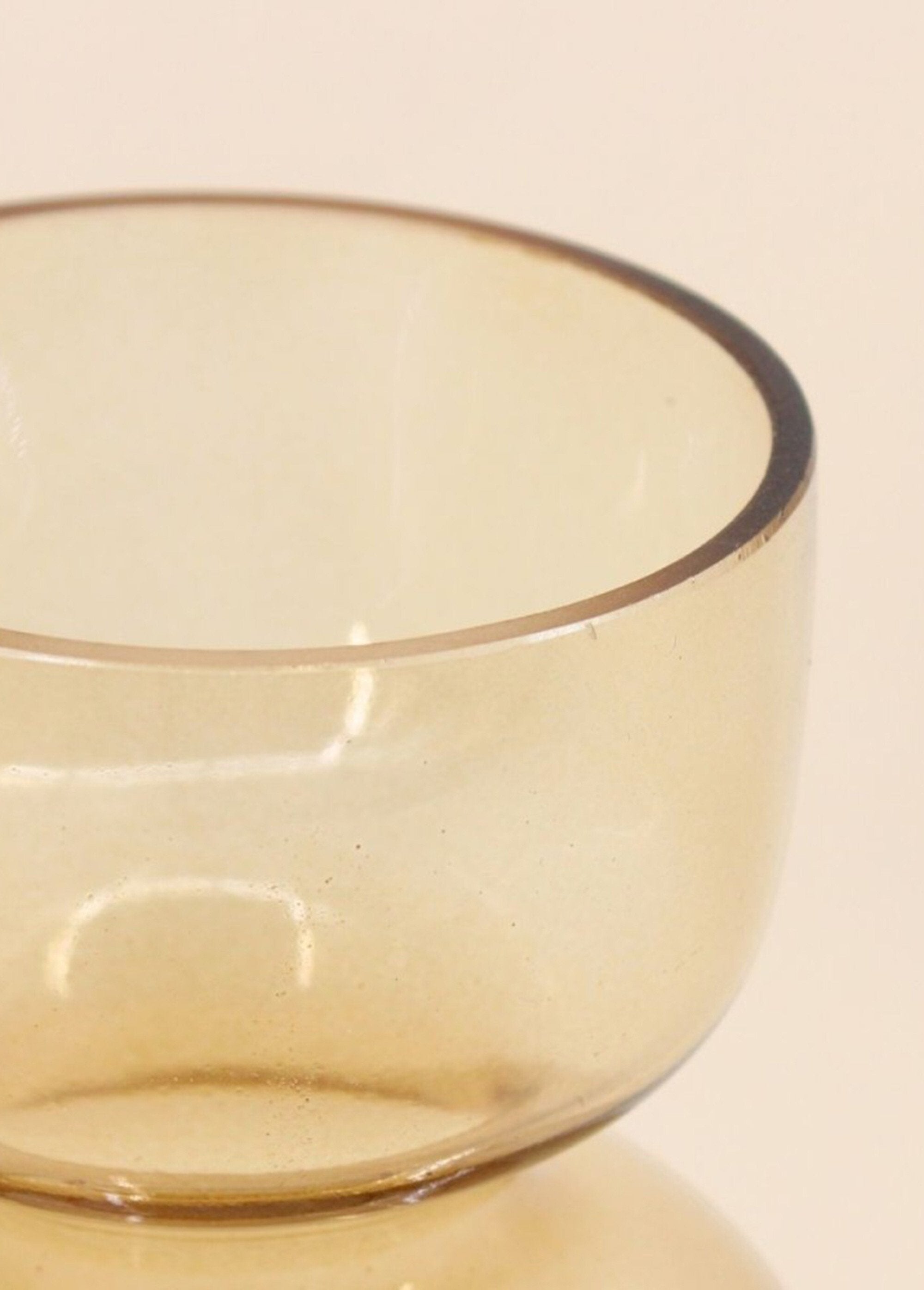Vaso_in_vetro_colorato,_forma_curva_Ambre_DE1_slim