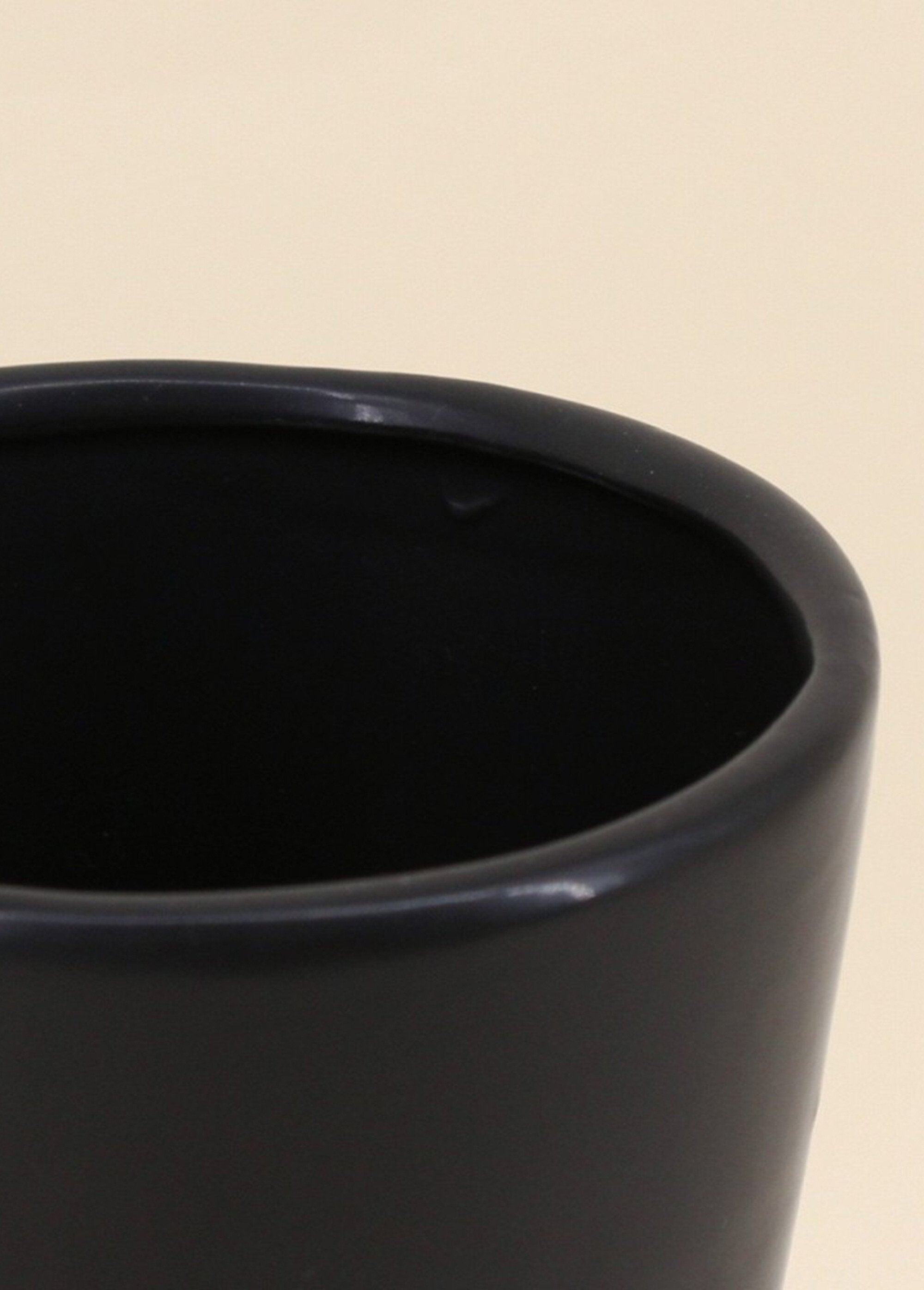 Vaso_scuro_a_zig_zag_in_dolomia_Bleu_DE1_slim