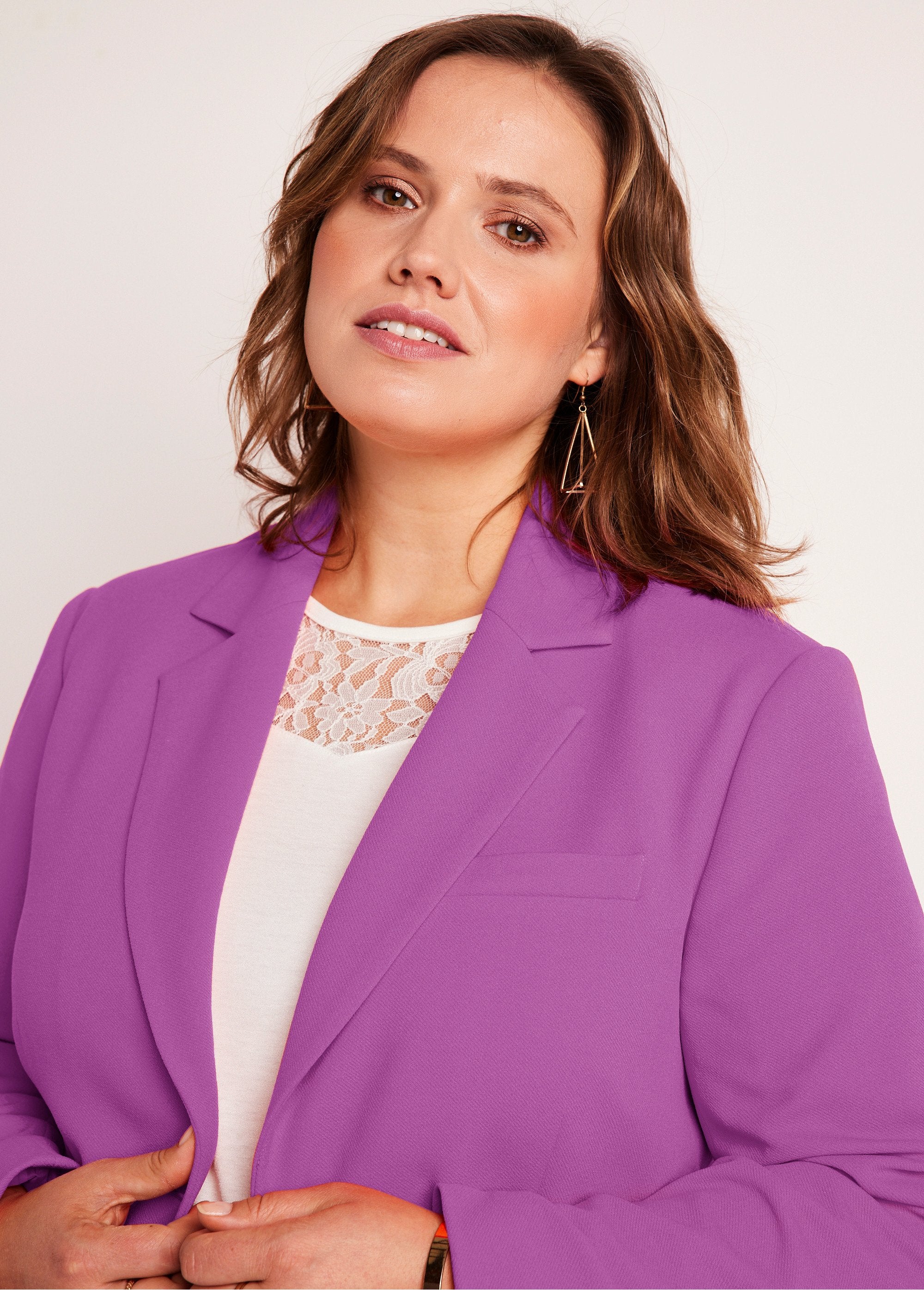 Blazer_dal_taglio_dritto_in_maglia_liscia_VIOLA_DE1_curvy