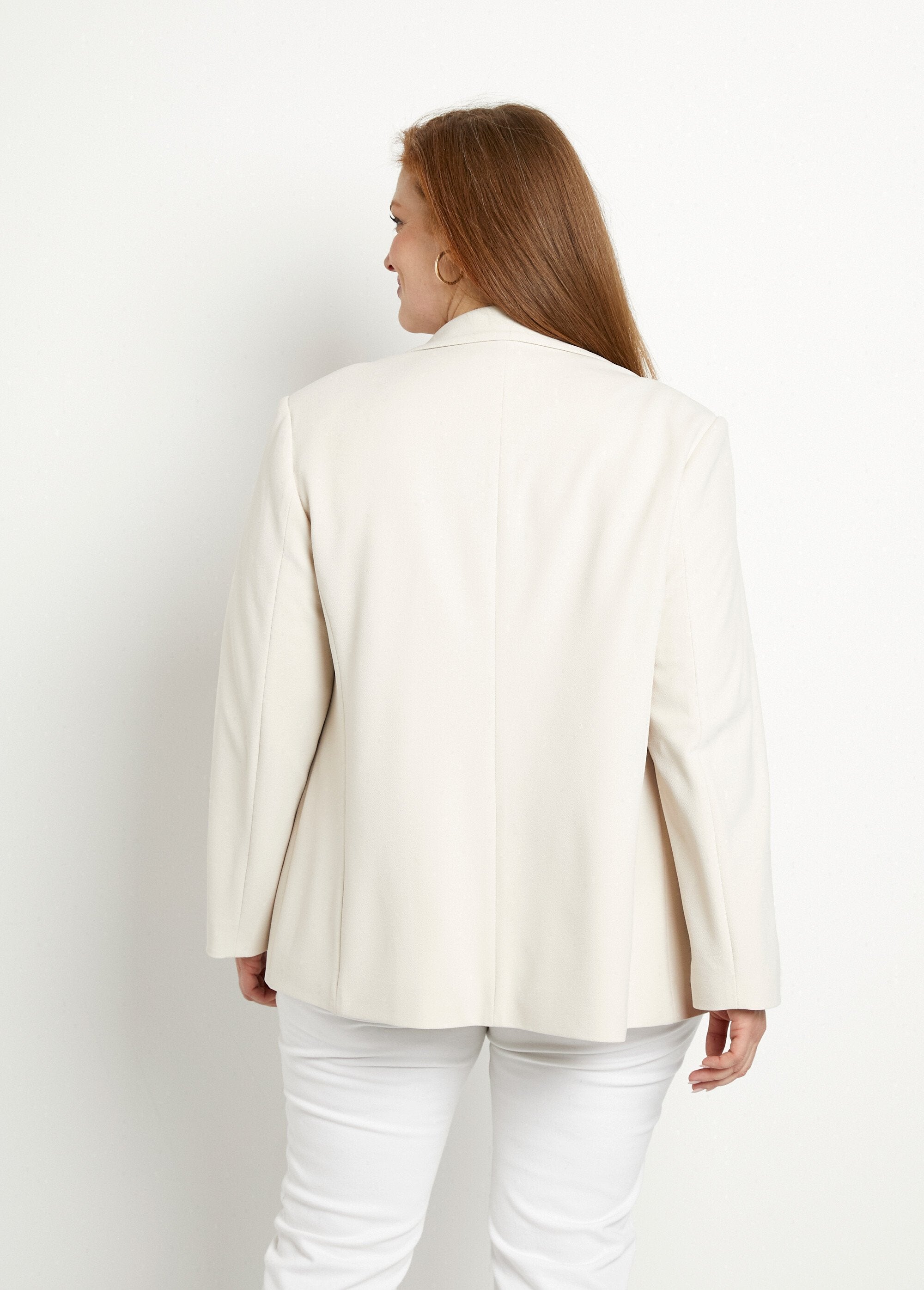 Blazer_dal_taglio_dritto_in_maglia_liscia_Beige_DO1_curvy