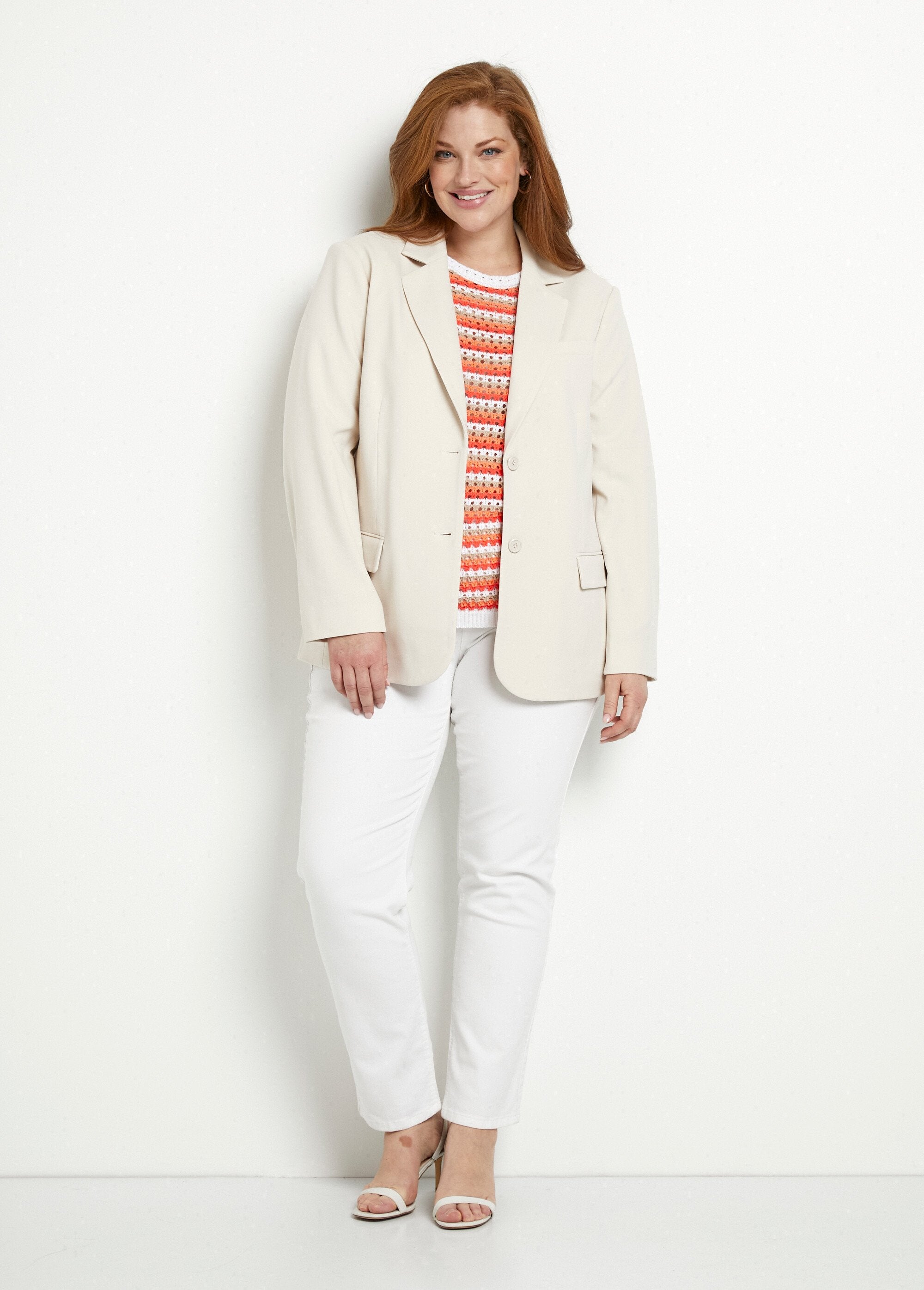 Blazer_dal_taglio_dritto_in_maglia_liscia_Beige_SF1_curvy
