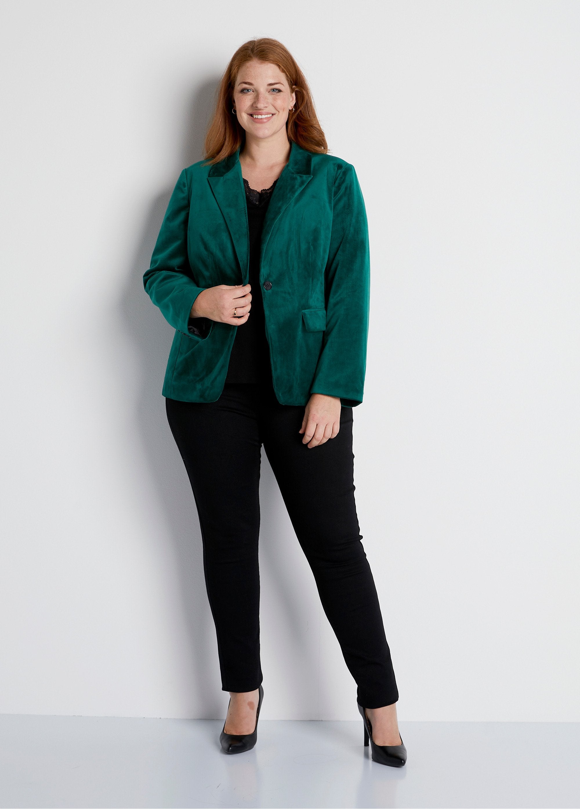 Giacca_blazer_dritta_in_velluto_tinta_unita_con_collo_sartoriale_Verde_SF1_curvy