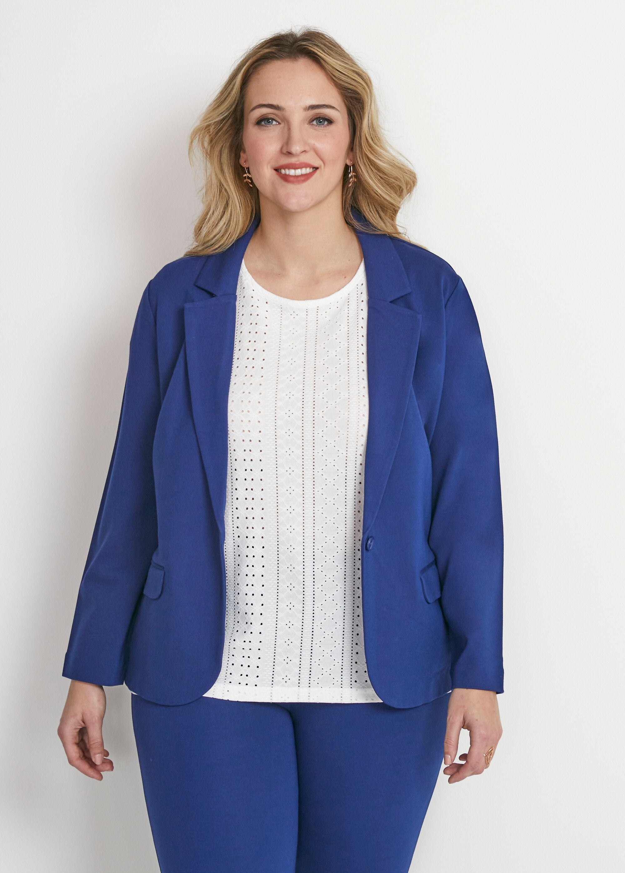 Giacca_button-down_in_maglia_blu_navy_FA1_curvy