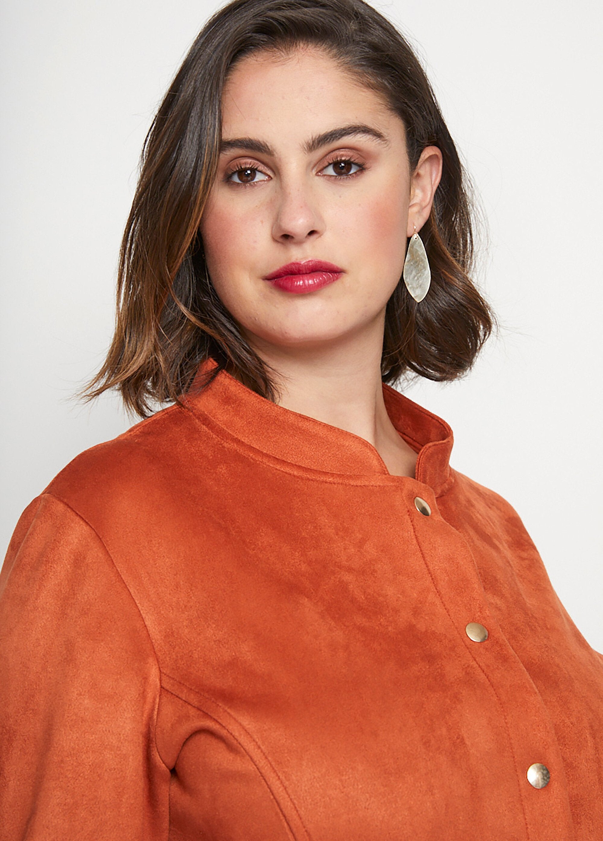 Giacca_corta_con_bottoni_a_pressione_in_maglia_scamosciata_Paprika_DE1_curvy