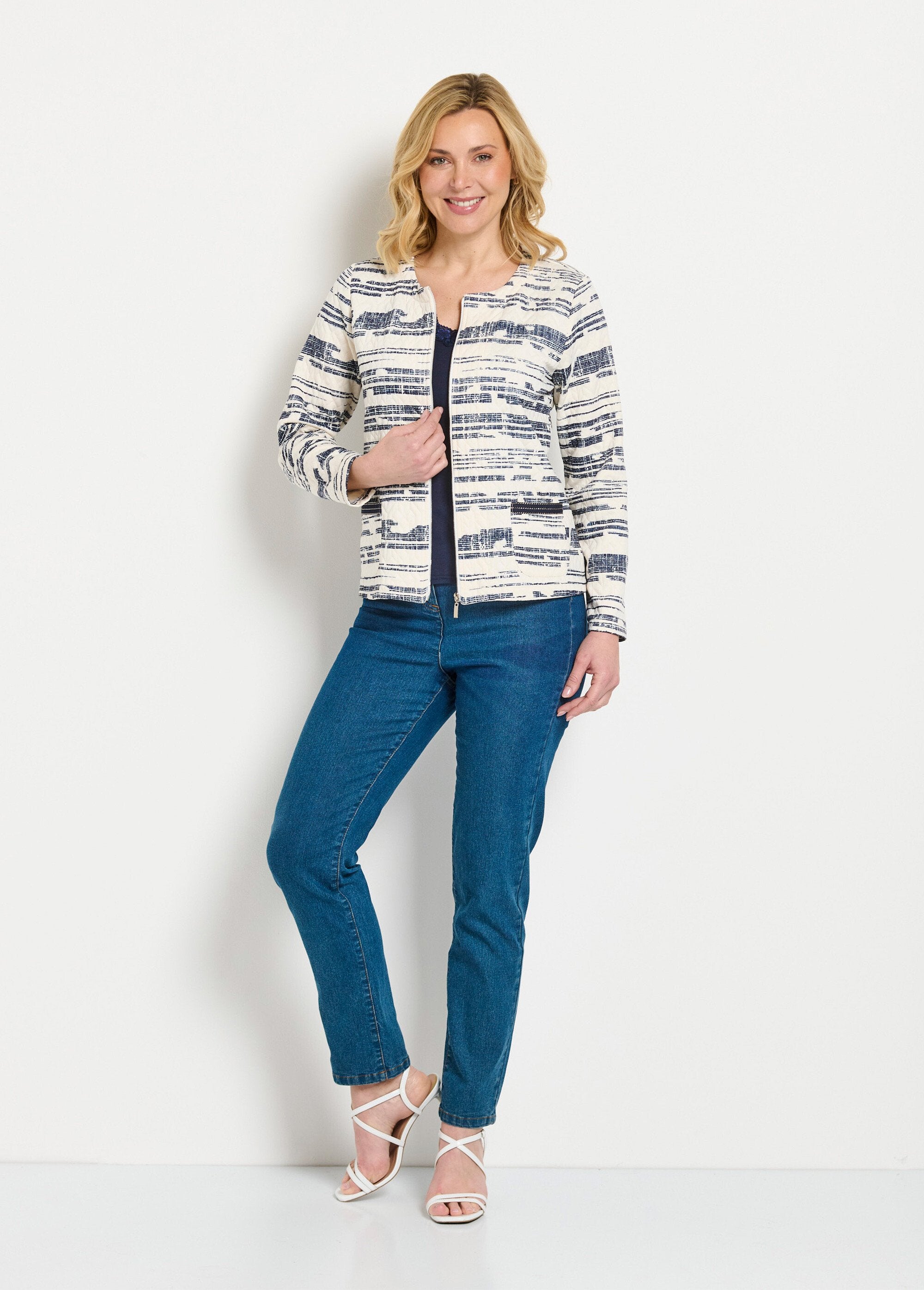 Giacca_senza_collo_con_zip_iridescente_Ecru_et_marine_SF1_slim