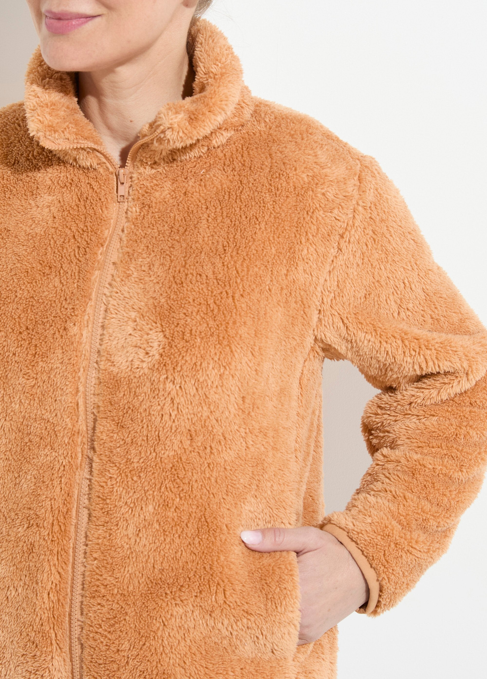 Giacca_in_pelliccia_sintetica_con_collo_alto_e_maniche_lunghe_Chamois_DE1_slim