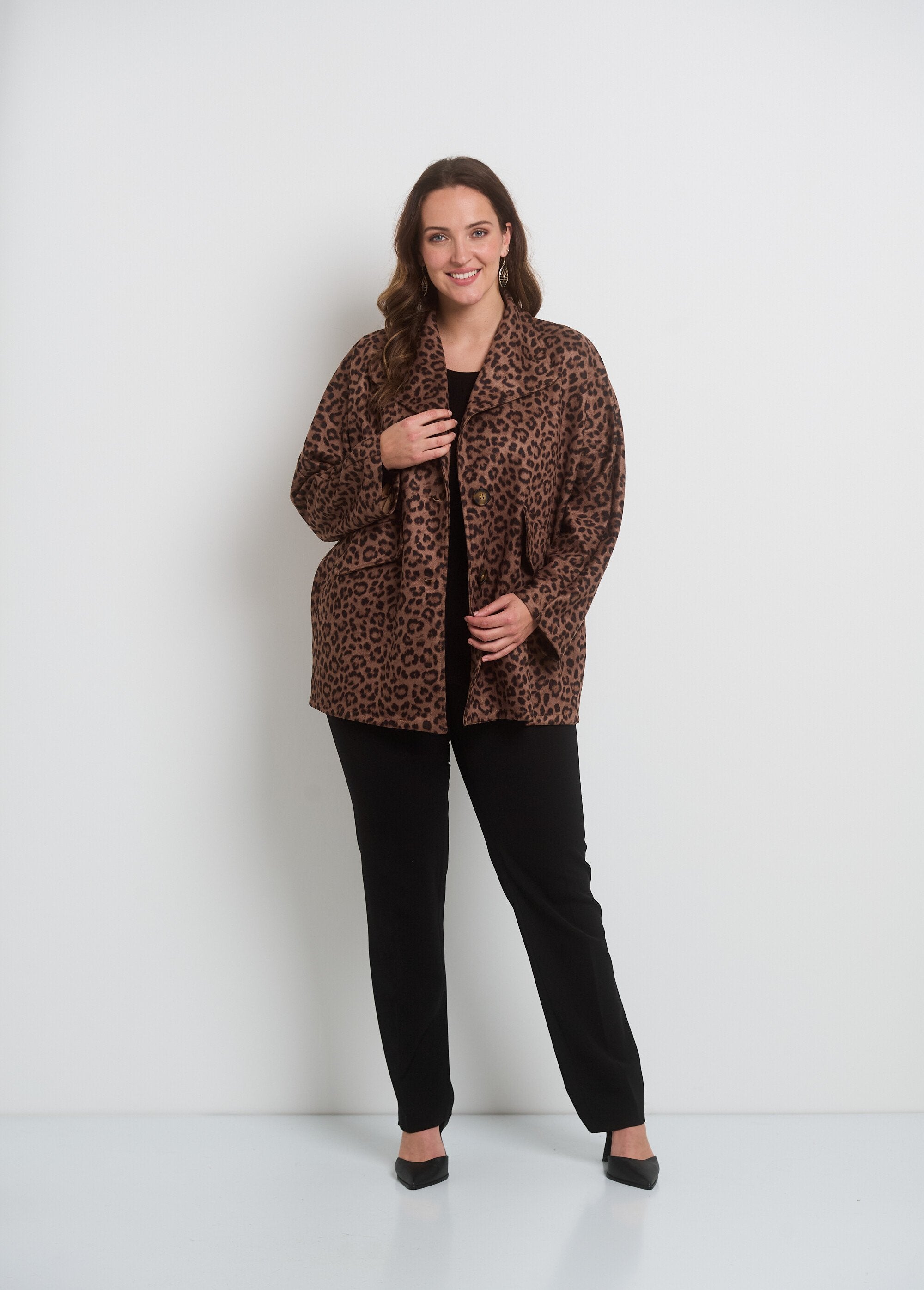 Giacca_lunga_leopardata_in_pelle_scamosciata_Beige_imprime_SF1_curvy