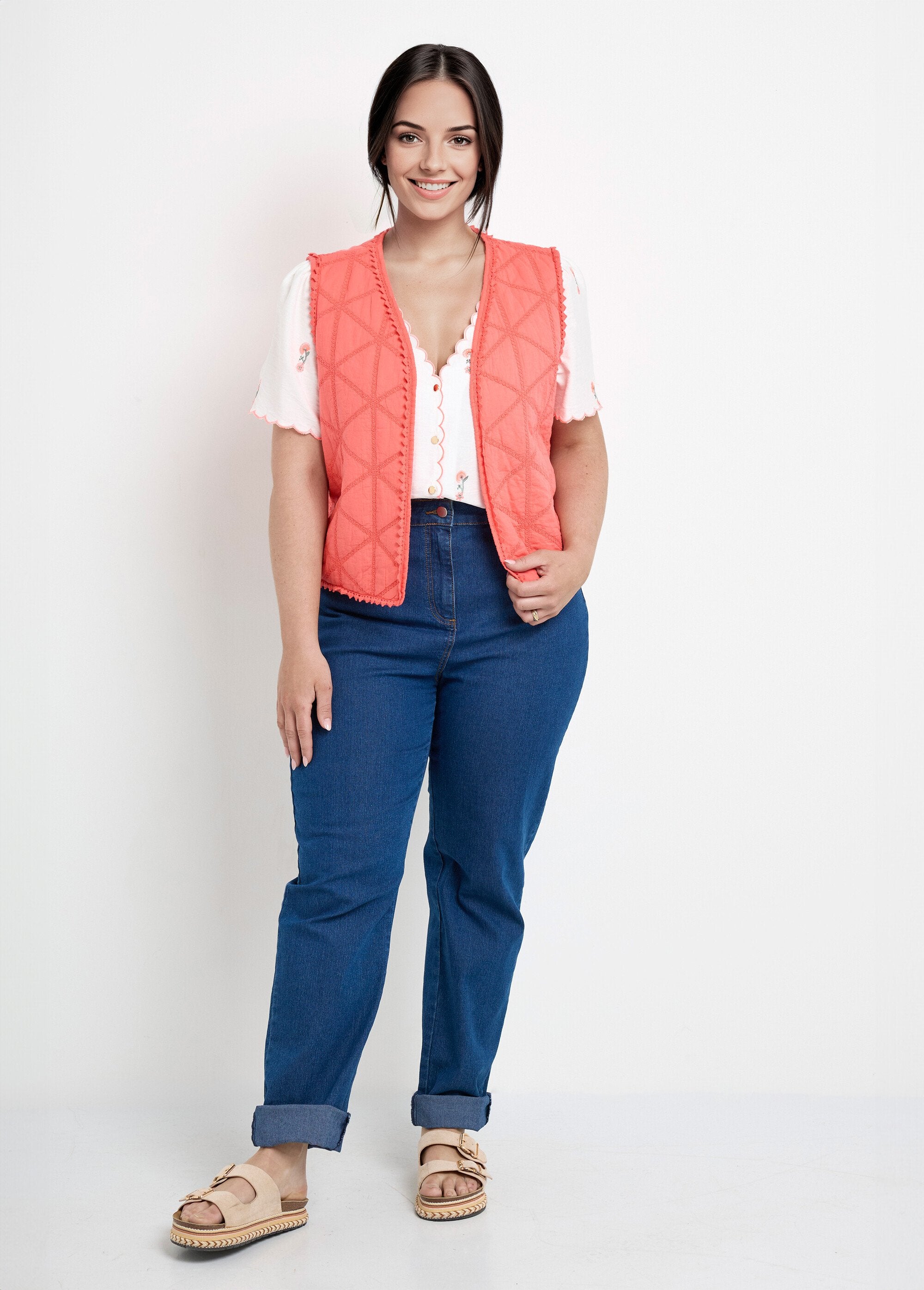 Giacca_trapuntata_ricamata_senza_maniche_Corail_SF1_curvy