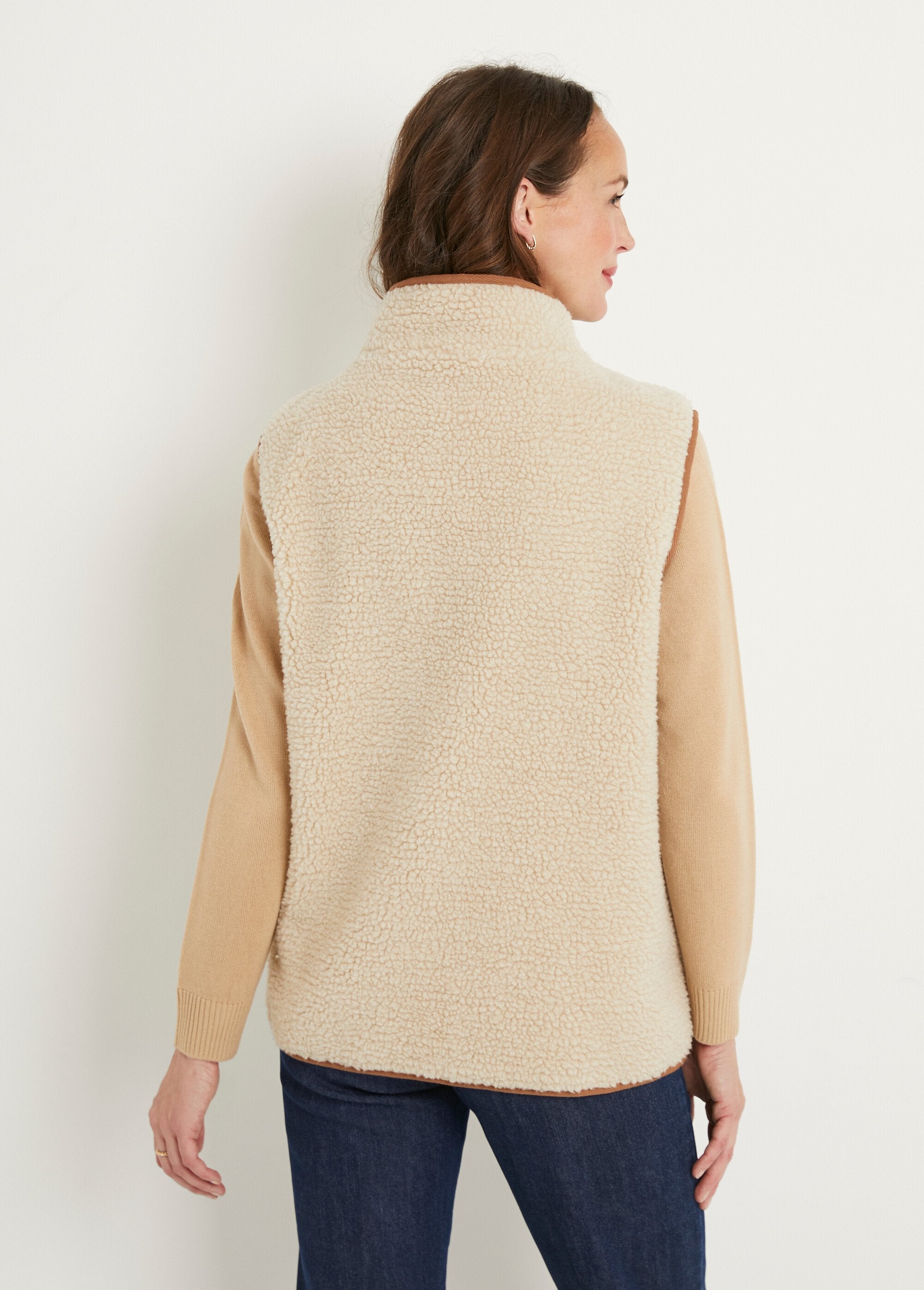 Giacca_in_sherpa_senza_maniche_con_collo_alto_Ecru_DO1_slim