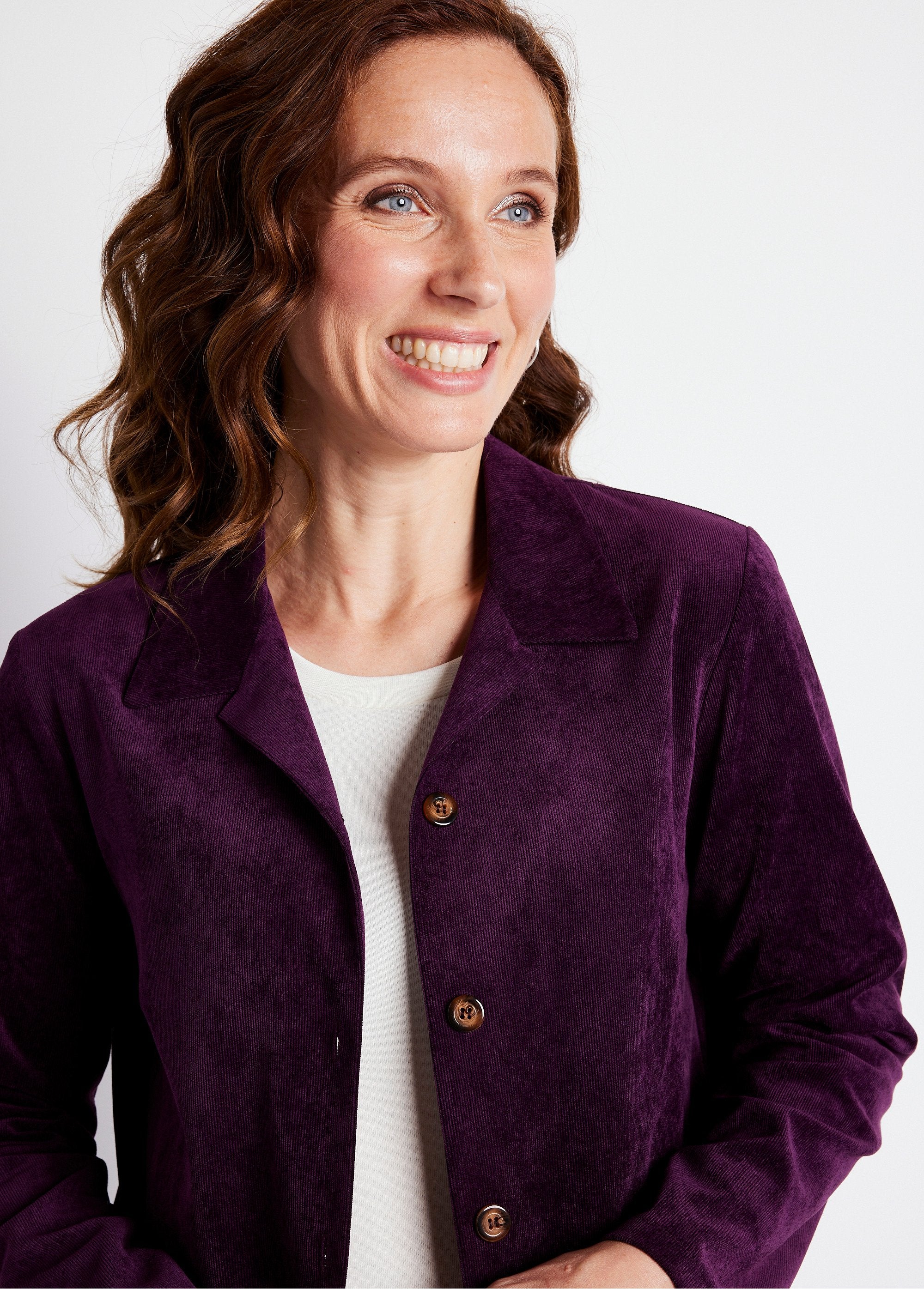 Giacca_overhirt_in_velluto_Milleraies_con_collo_sartoriale_Prugna_DE1_slim