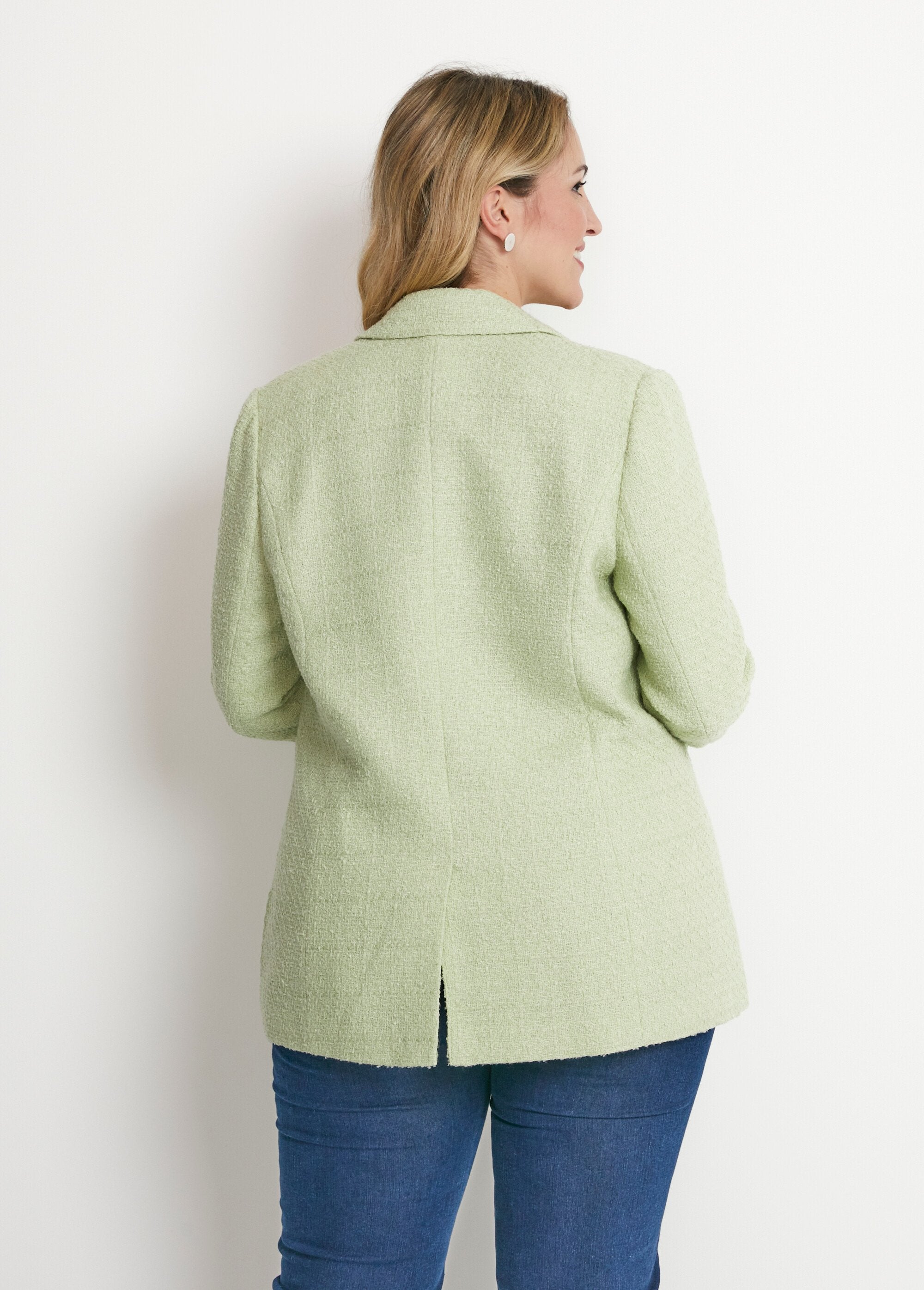 Giacca_dritta_button-down_in_tessuto_intrecciato_con_colletto_sartoriale_Vert_amande_DO1_curvy