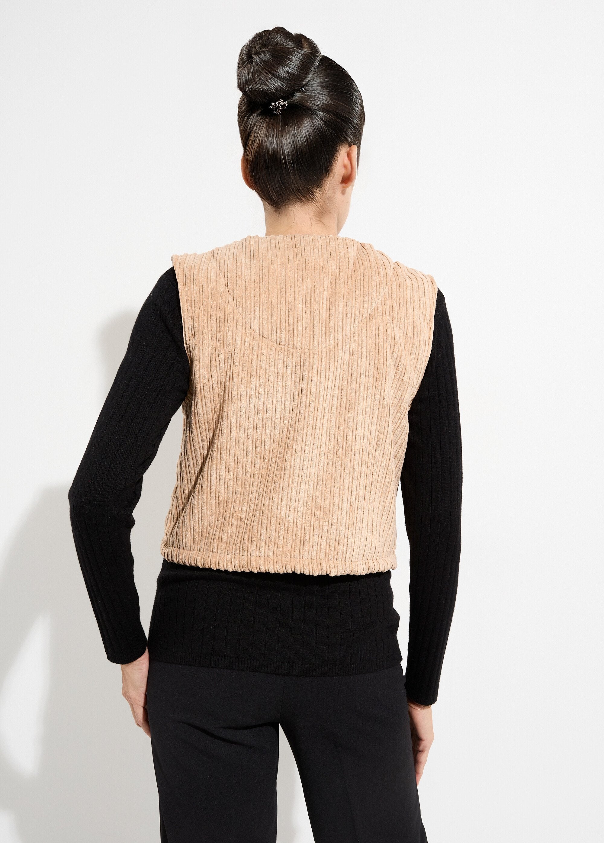 Giacca_senza_maniche_in_velluto_con_scollo_a_V_e_zip_Camel_DO1_slim