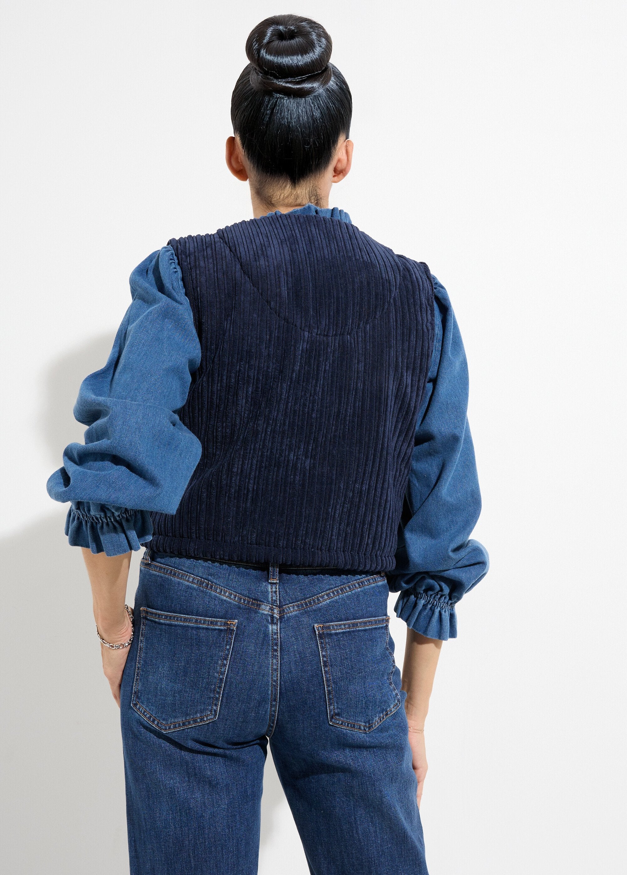 Giacca_senza_maniche_in_velluto_con_scollo_a_V_e_zip_Marine_DO1_slim