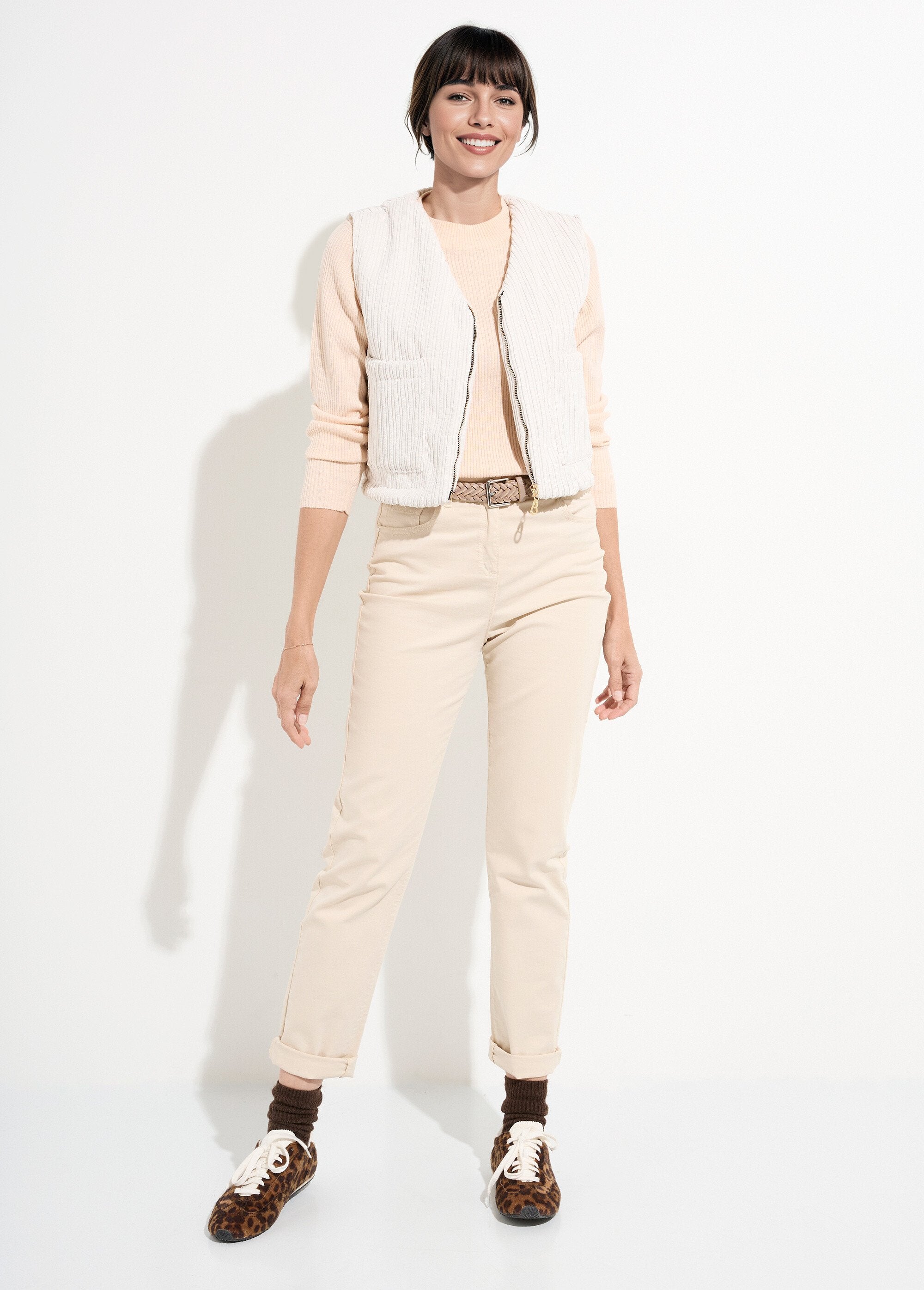 Giacca_senza_maniche_in_velluto_con_scollo_a_V_e_zip_Ecru_SF1_slim