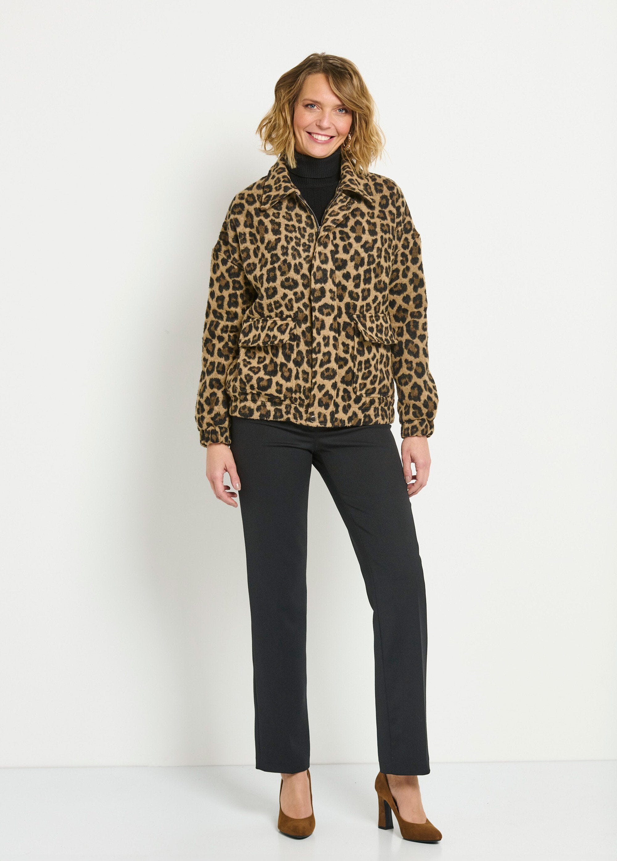 Giacca_leopardata_con_zip_e_tasche_applicate_Leopard_SF1_slim