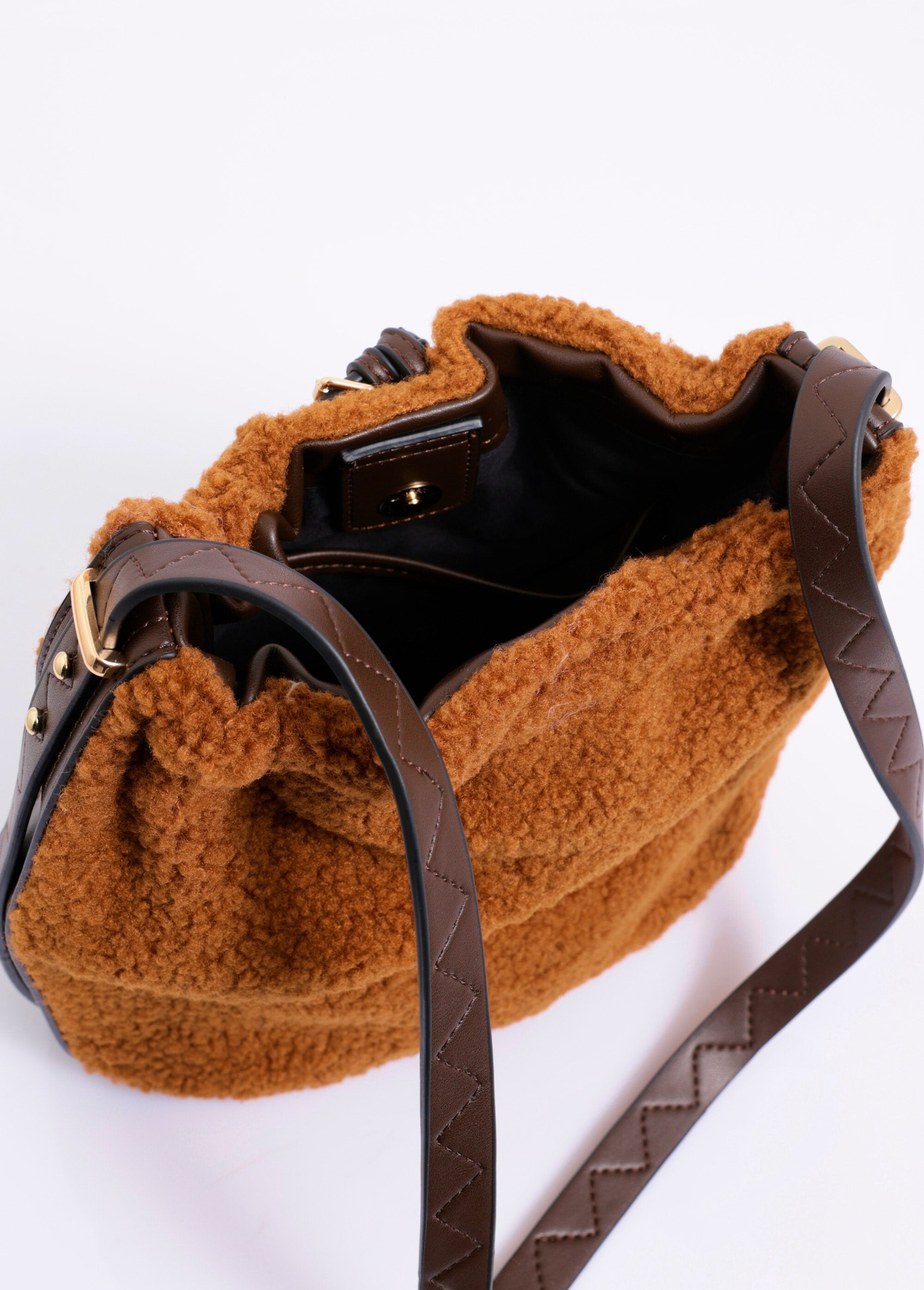 Borsa_a_secchiello_in_ecopelle_Camel_DE2_slim