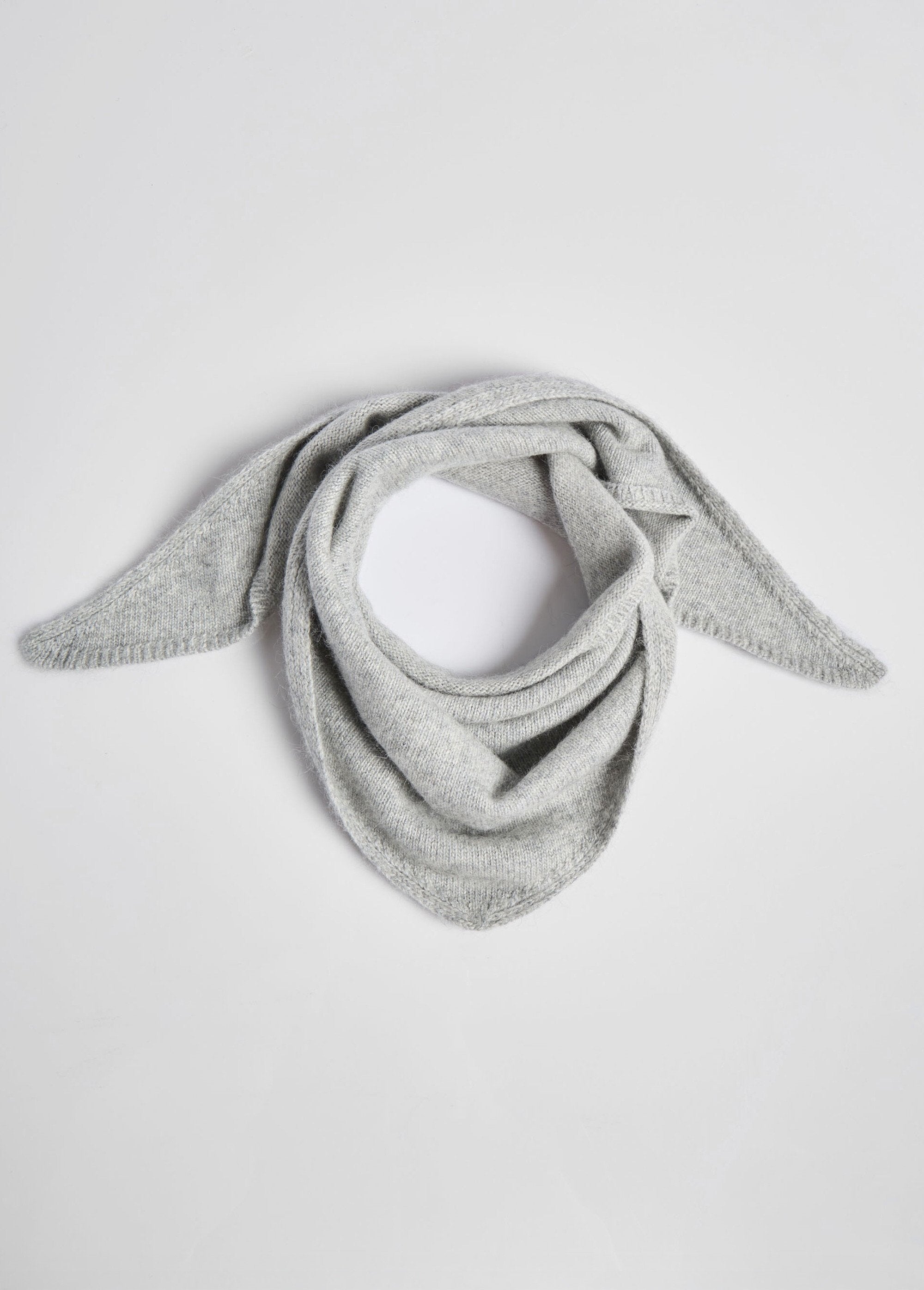 Sciarpa_a_triangolo_in_lana_+_cashmere_Gris_clair_FA1_slim