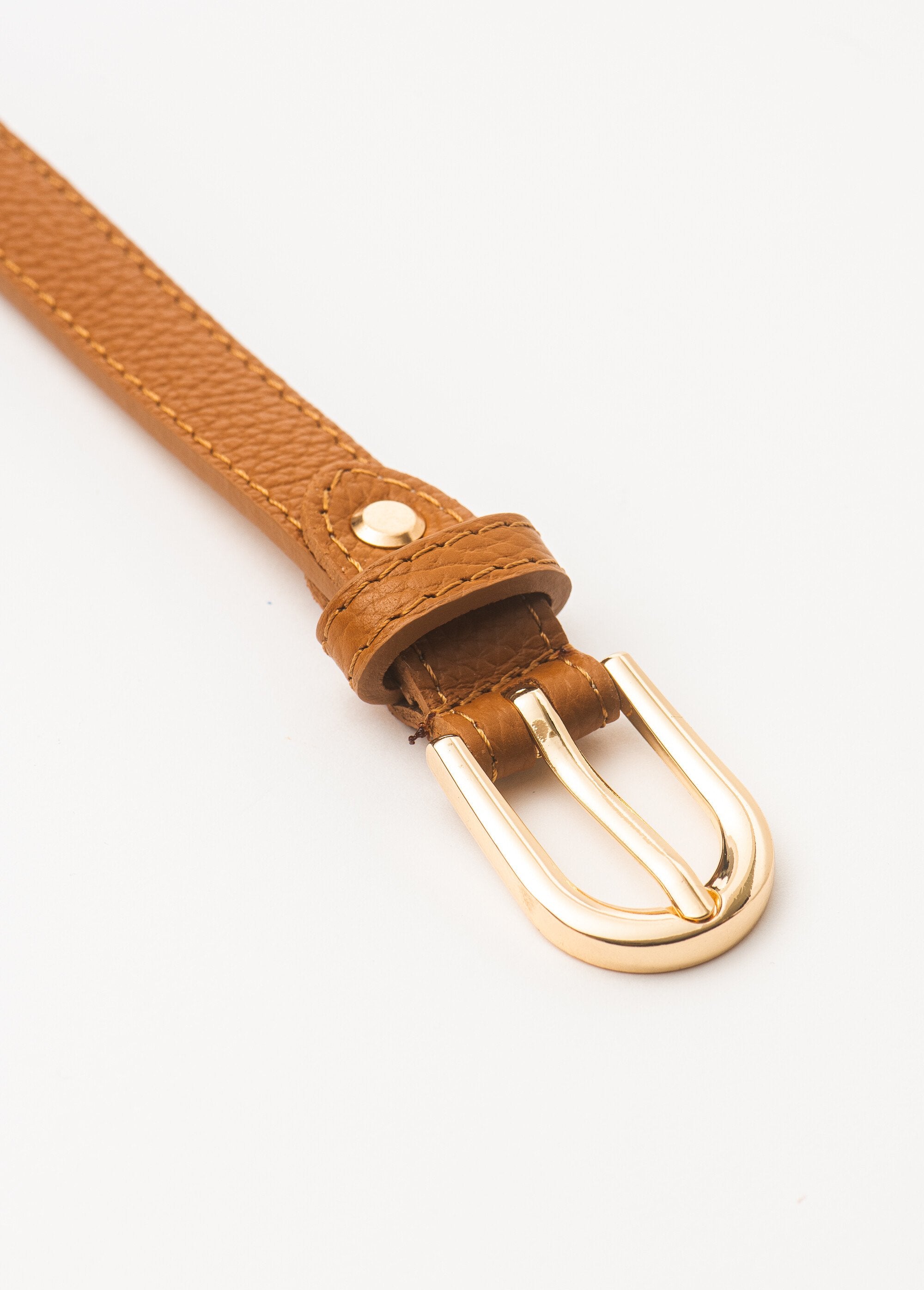 Ceinture_fine_en_cuir_avec_boucle_Camel_DE2_slim