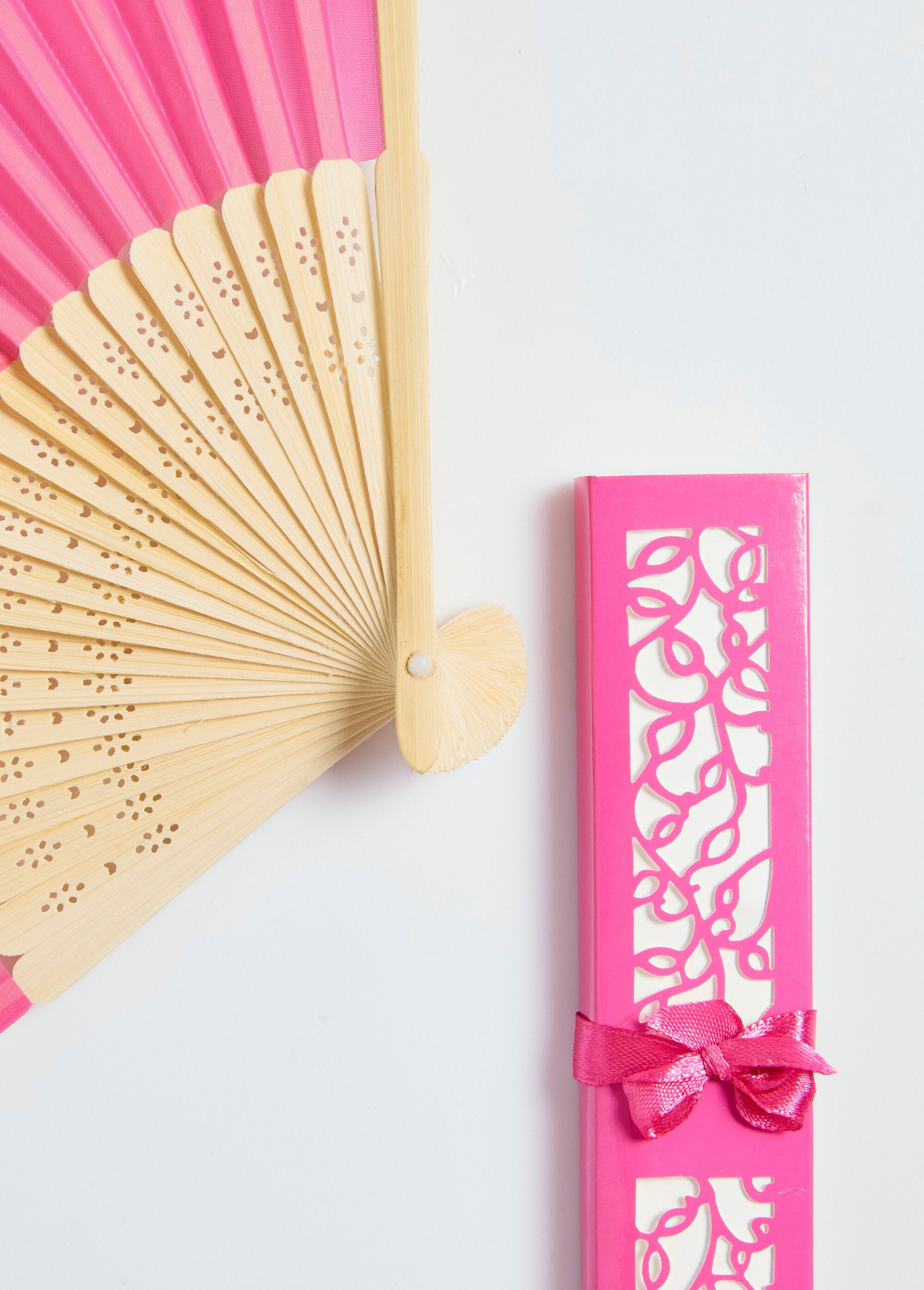 Éventail_bambou_et_étui_cadeau_Fuchsia_DE2_slim