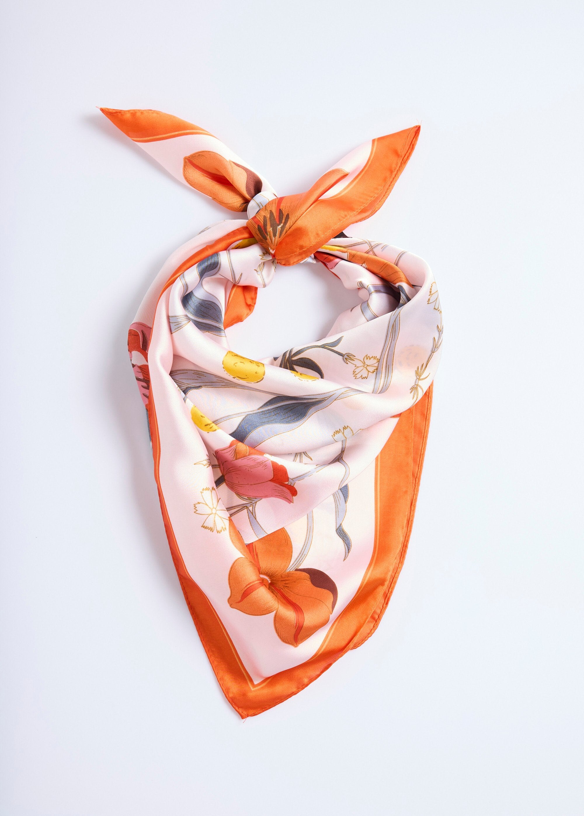 Sciarpa_in_raso_con_stampa_a_tulipani_Imprime_orange_FA1_slim