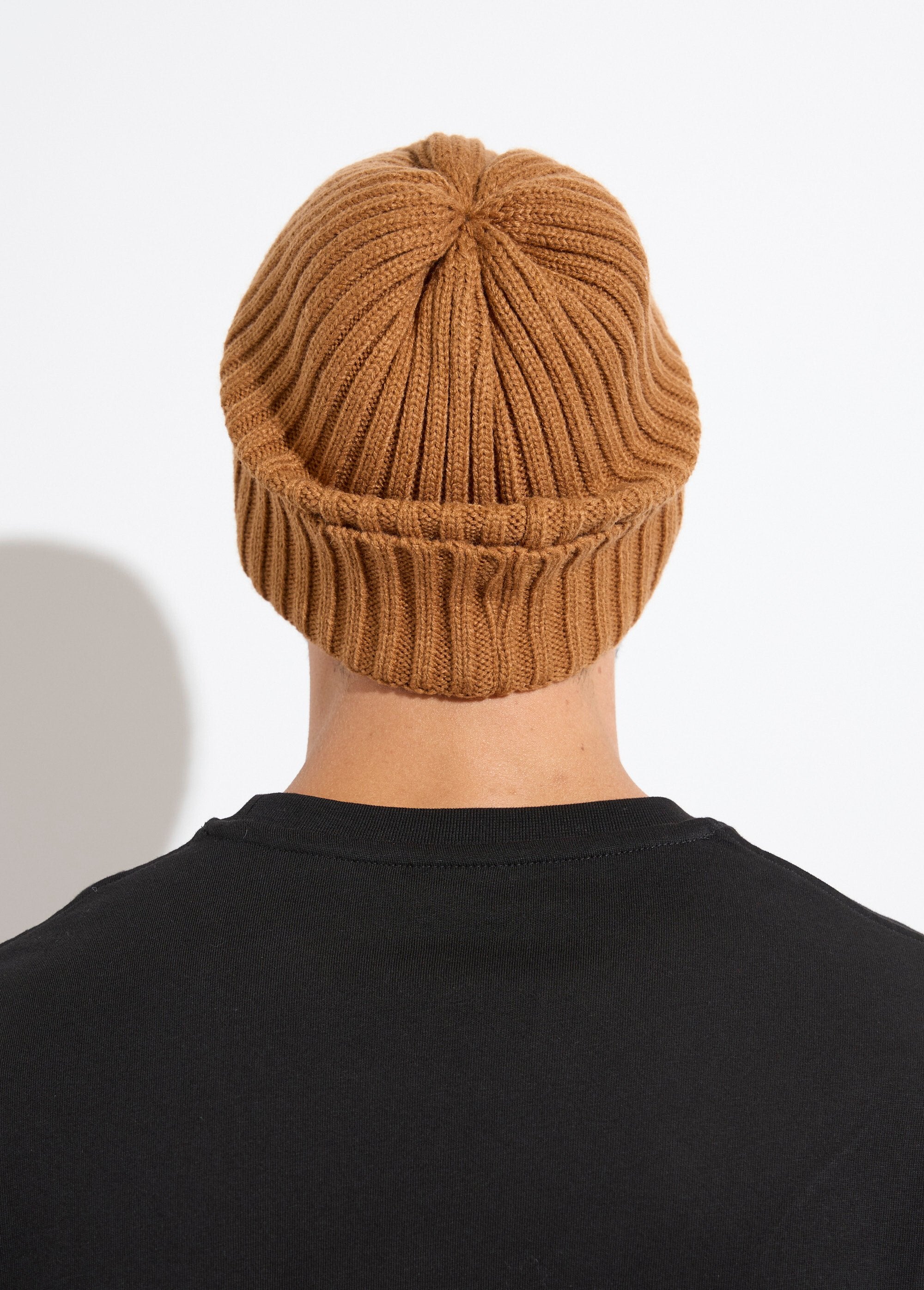 Cappello_in_maglia_con_risvolto_Camel_DO1_slim