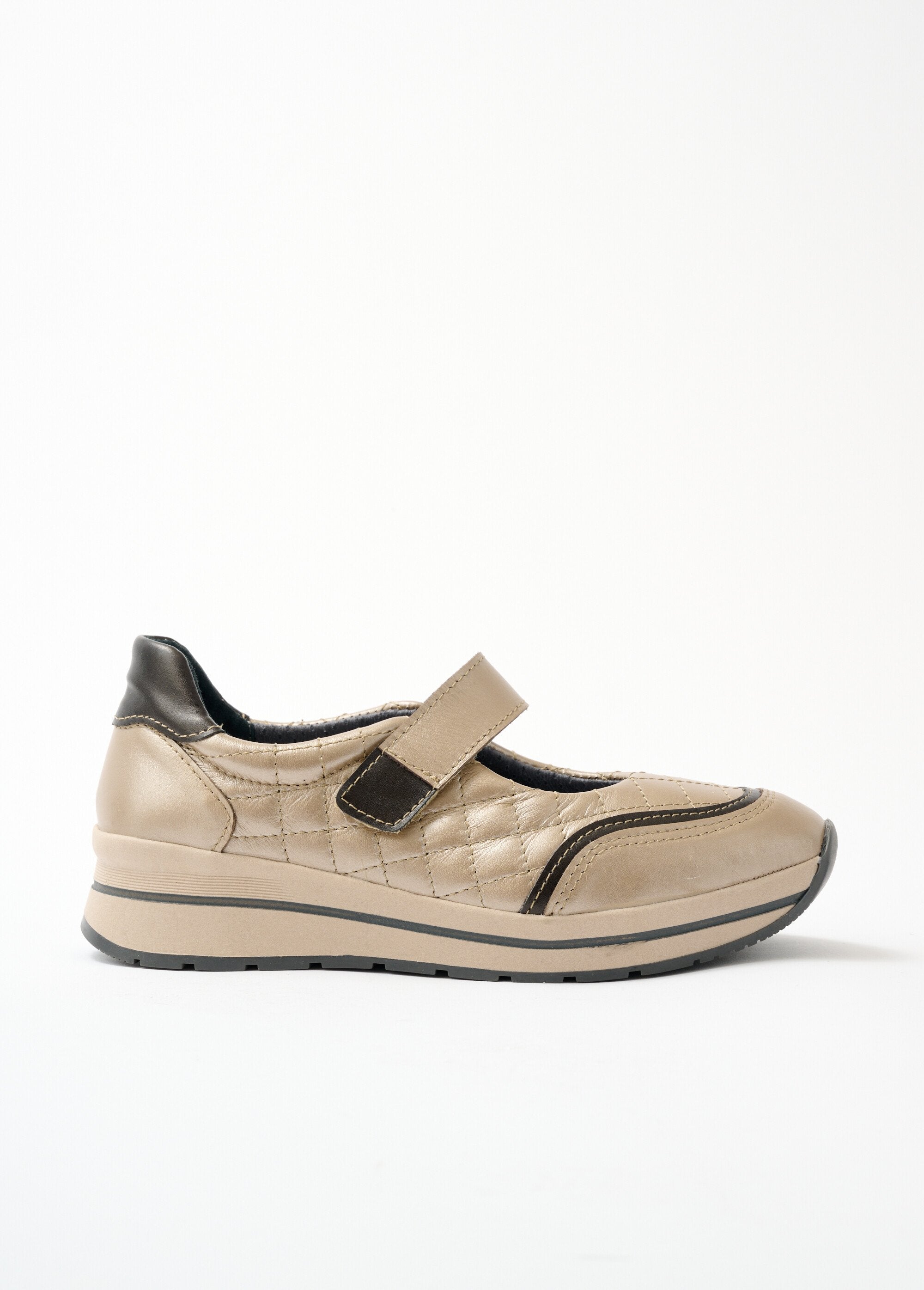 Pantofole_in_pelle_con_chiusura_a_velcro_Beige_cangiante_DR1_slim