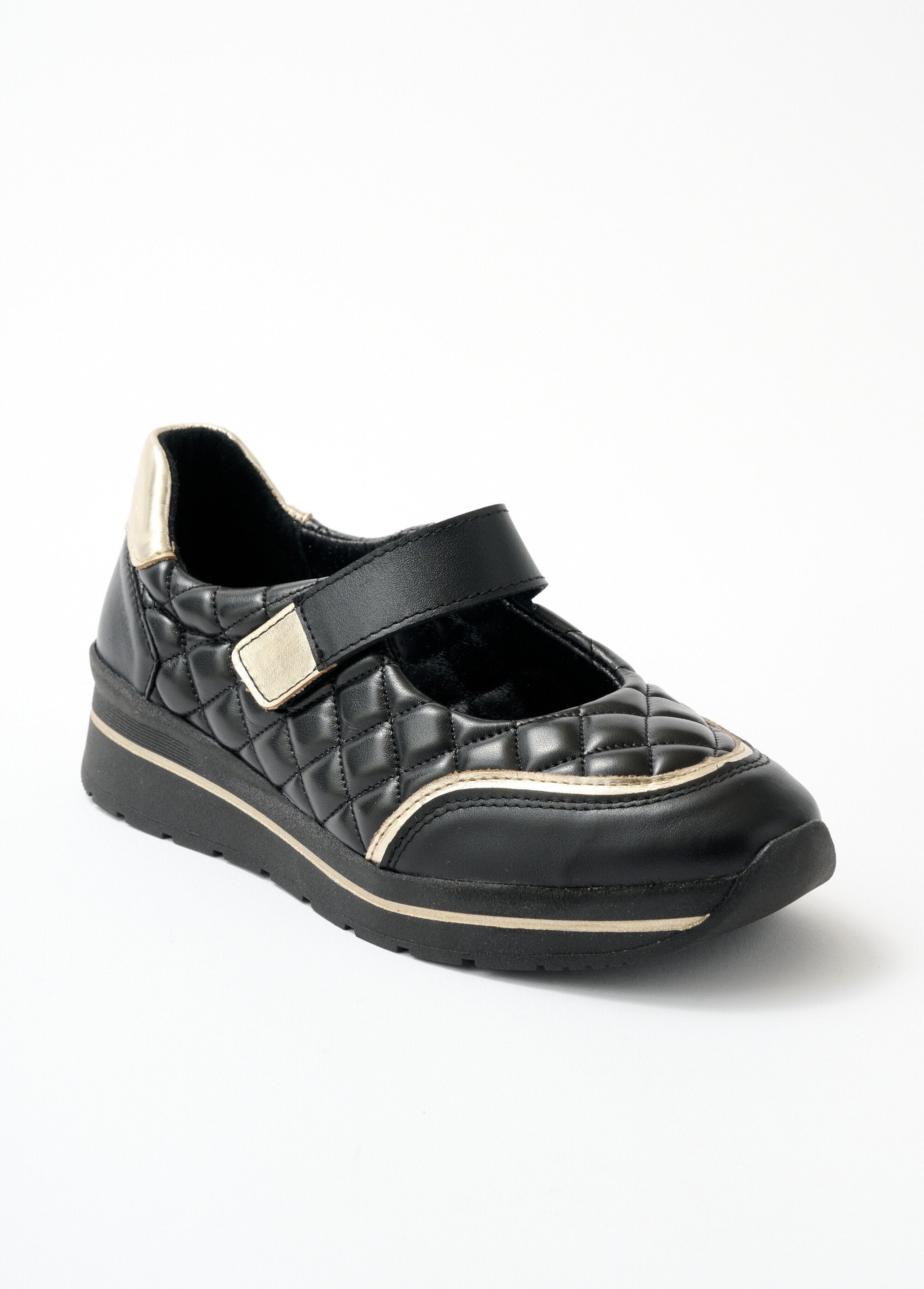 Pantofole_in_pelle_con_chiusura_a_velcro_NERO_FA1_slim