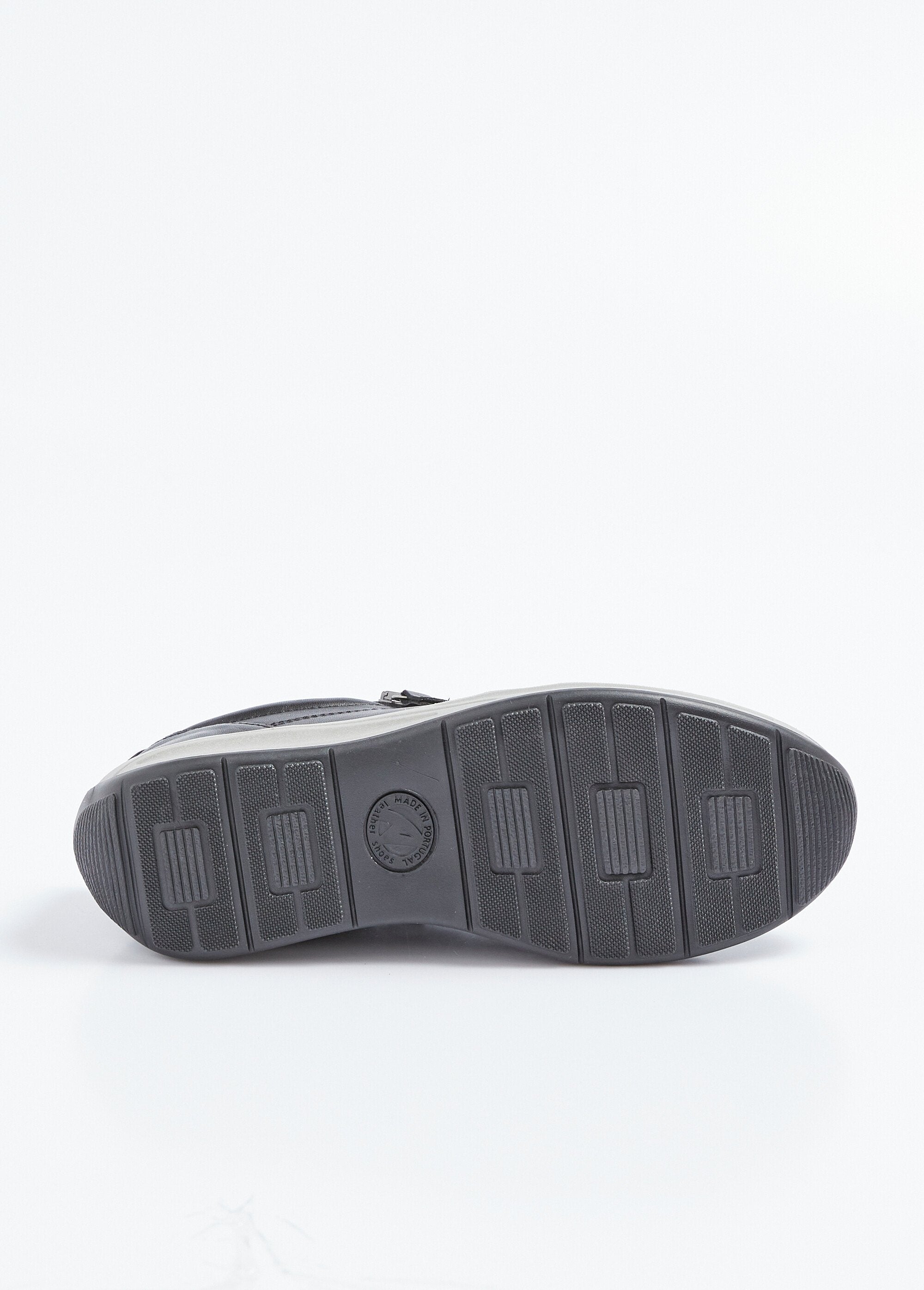 Scarpe_da_ginnastica_in_pelle_con_zip_a_larghezza_maggiorata_Noir_UN1_slim
