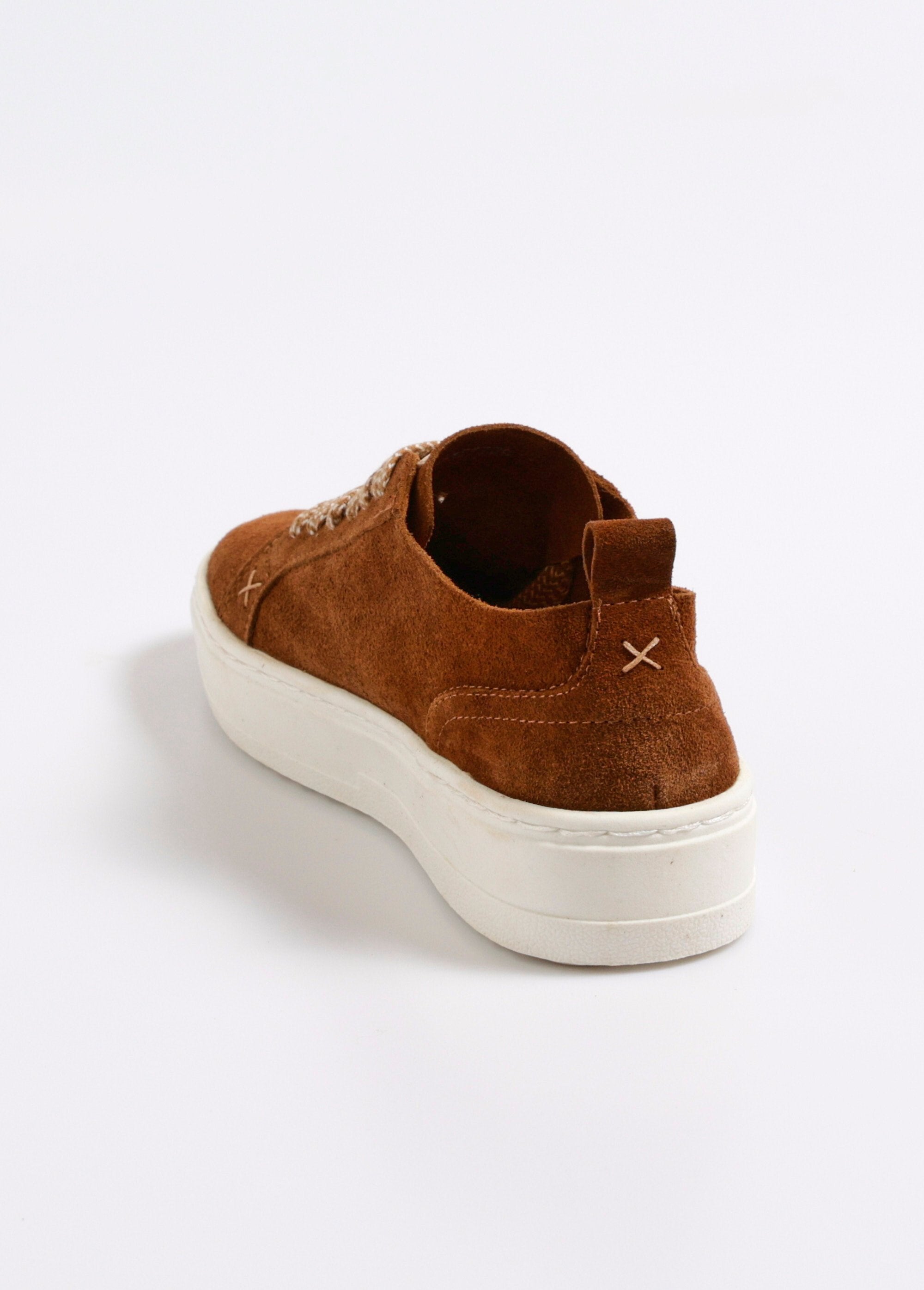 Scarpe_da_ginnastica_con_plateau,_lacci_fantasia_Camel_DO1_slim