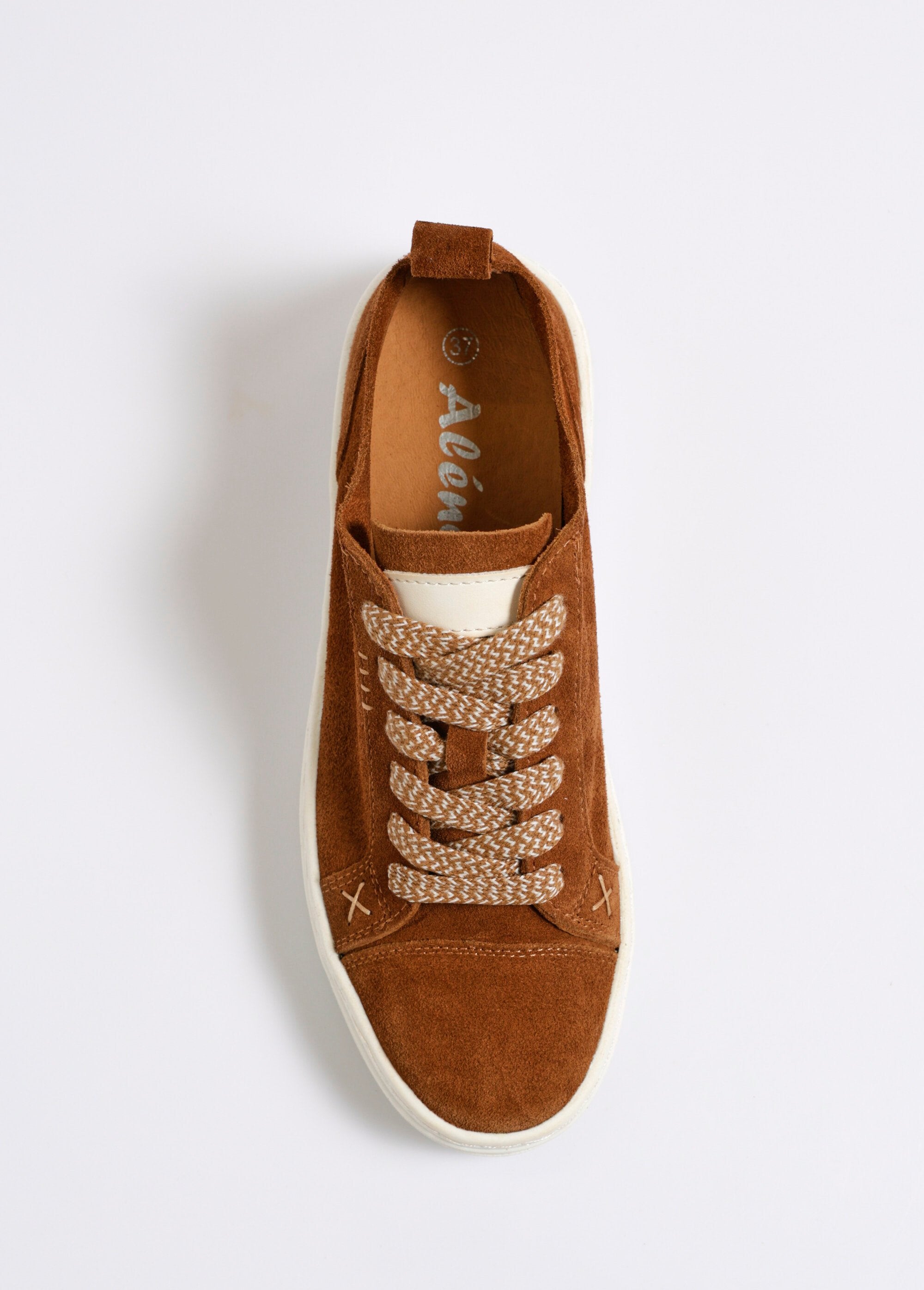 Scarpe_da_ginnastica_con_plateau,_lacci_fantasia_Camel_OV1_slim