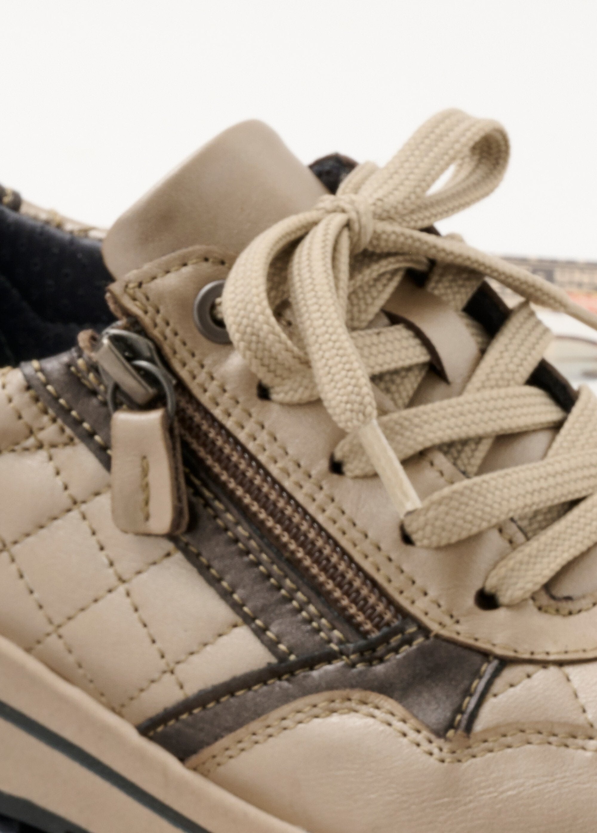 Scarpe_da_ginnastica_di_larghezza_comfort_con_zip_in_pelle_Beige_cangiante_DE1_slim