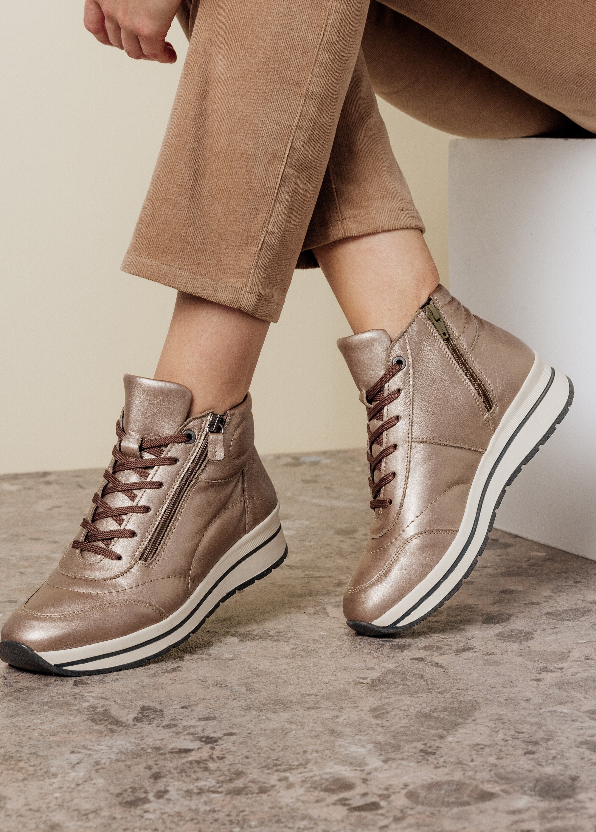 Scarpe_da_ginnastica_in_pelle_di_larghezza_comfort_Beige_cangiante_SF1_slim