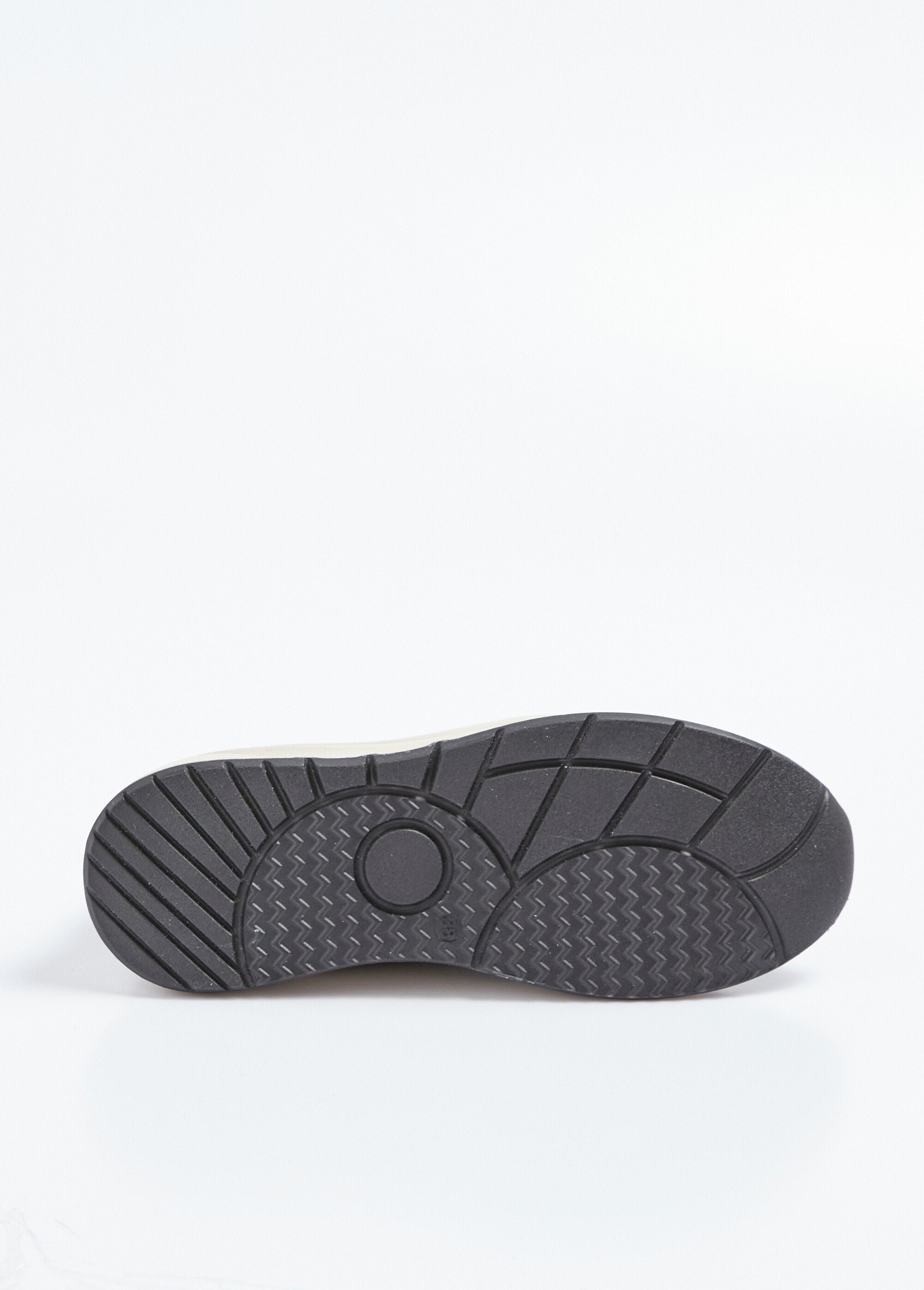 Scarpe_da_ginnastica_sportive_in_pelle_multimateriale_Marron_UN1_slim