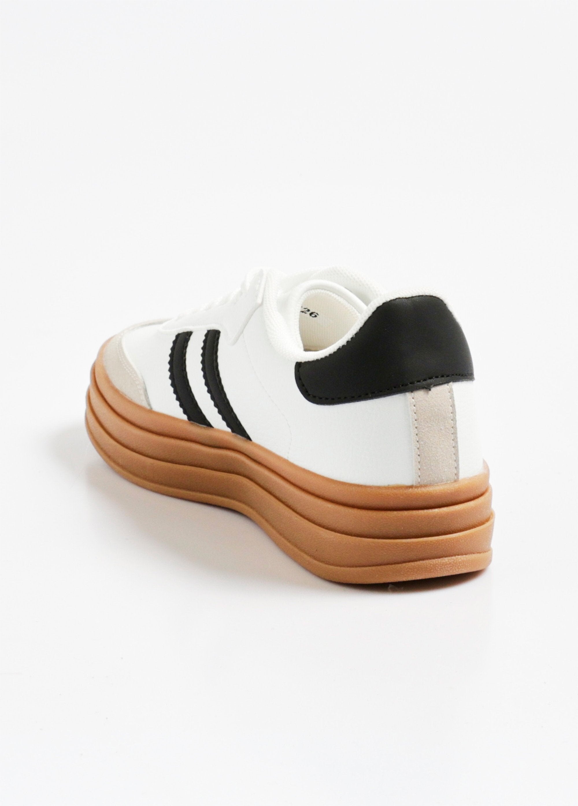 Scarpe_da_ginnastica_in_pelle_scamosciata_bicolore_in_stile_retrò_Blanc_DO1_slim
