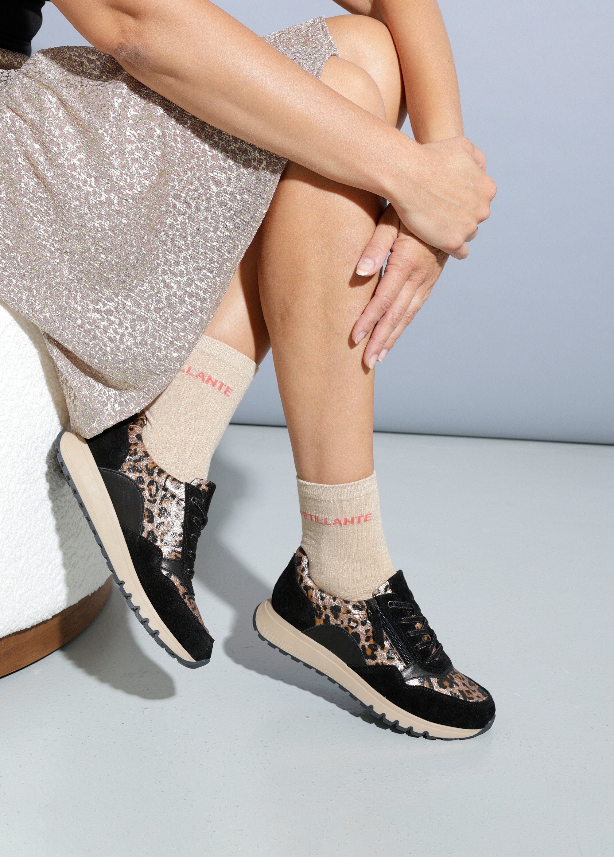 Scarpe_da_ginnastica_con_zip_di_larghezza_comfort_in_pelle_e_stampa_animalier_Noir_et_leopard_SF1_slim
