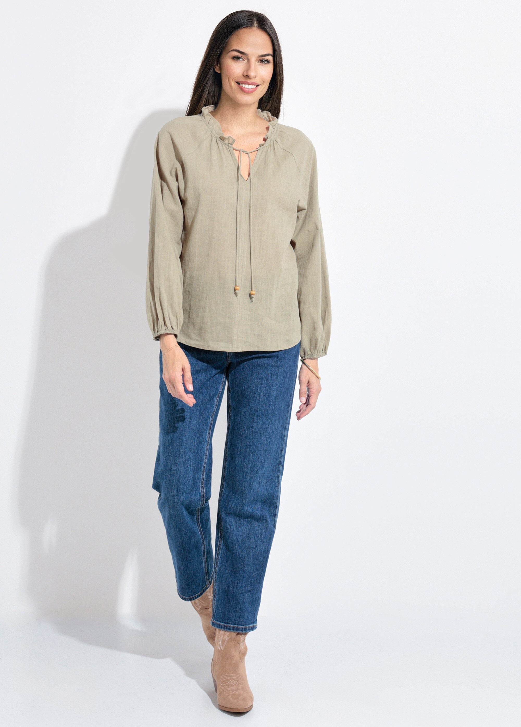 Camicetta_aderente_con_scollo_a_V_e_chiusura_a_cravatta_Kaki_SF1_slim